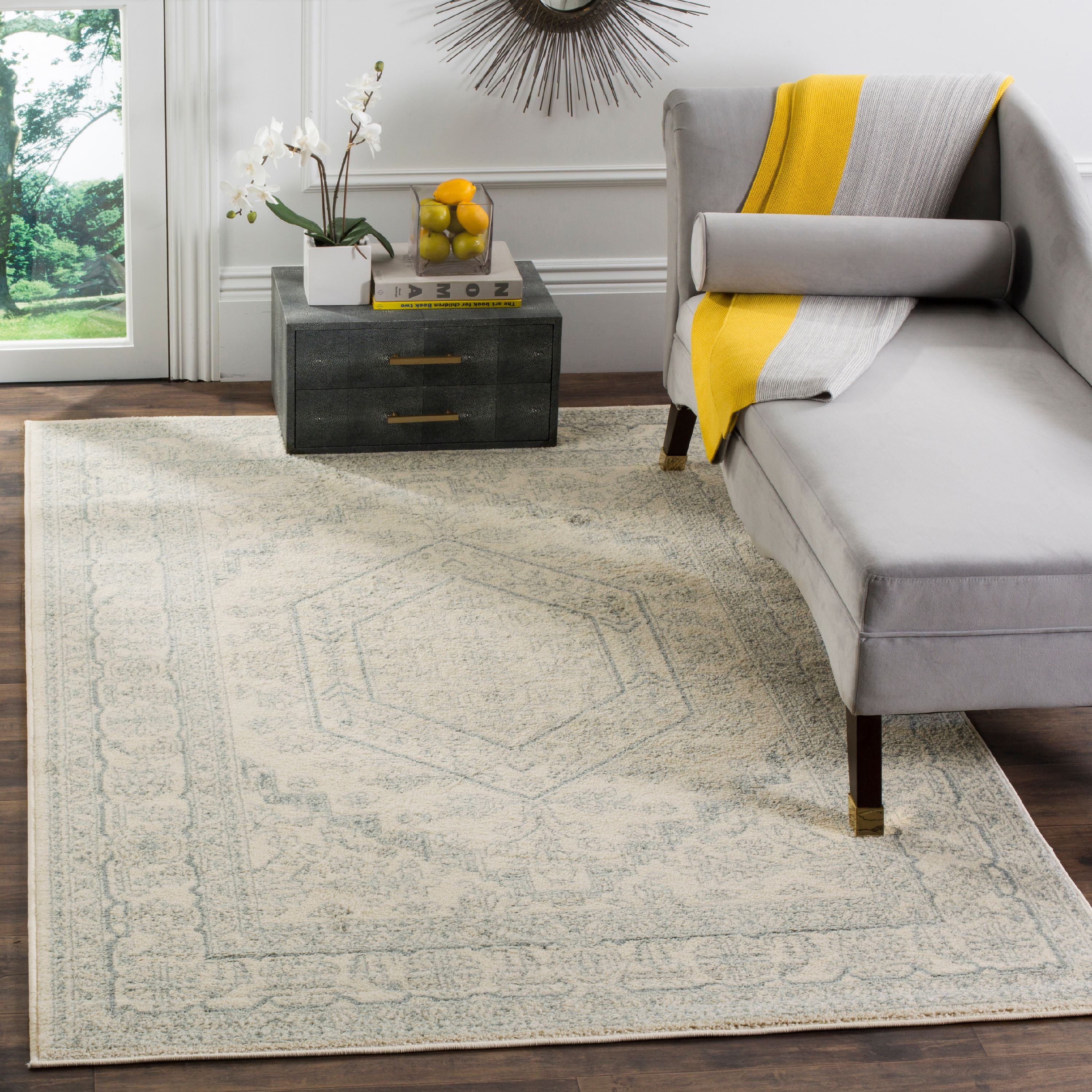SAFAVIEH Adirondack Xavier Traditional Area Rug, Ivory/Slate, 11' x 15