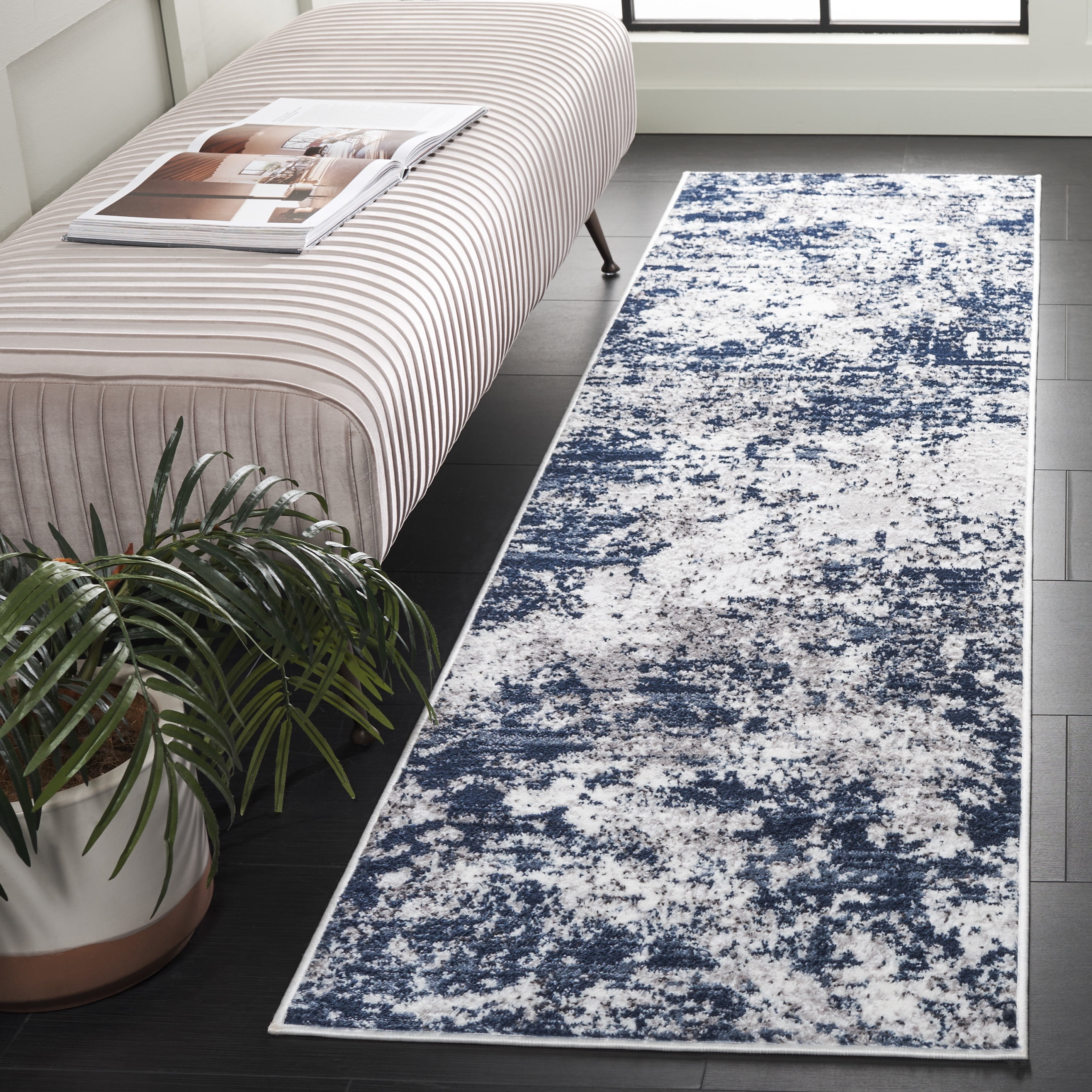 SAFAVIEH Amelia Alastar Abstract Distressed Runner Rug, Ivory/Navy, 2'2" x 8'