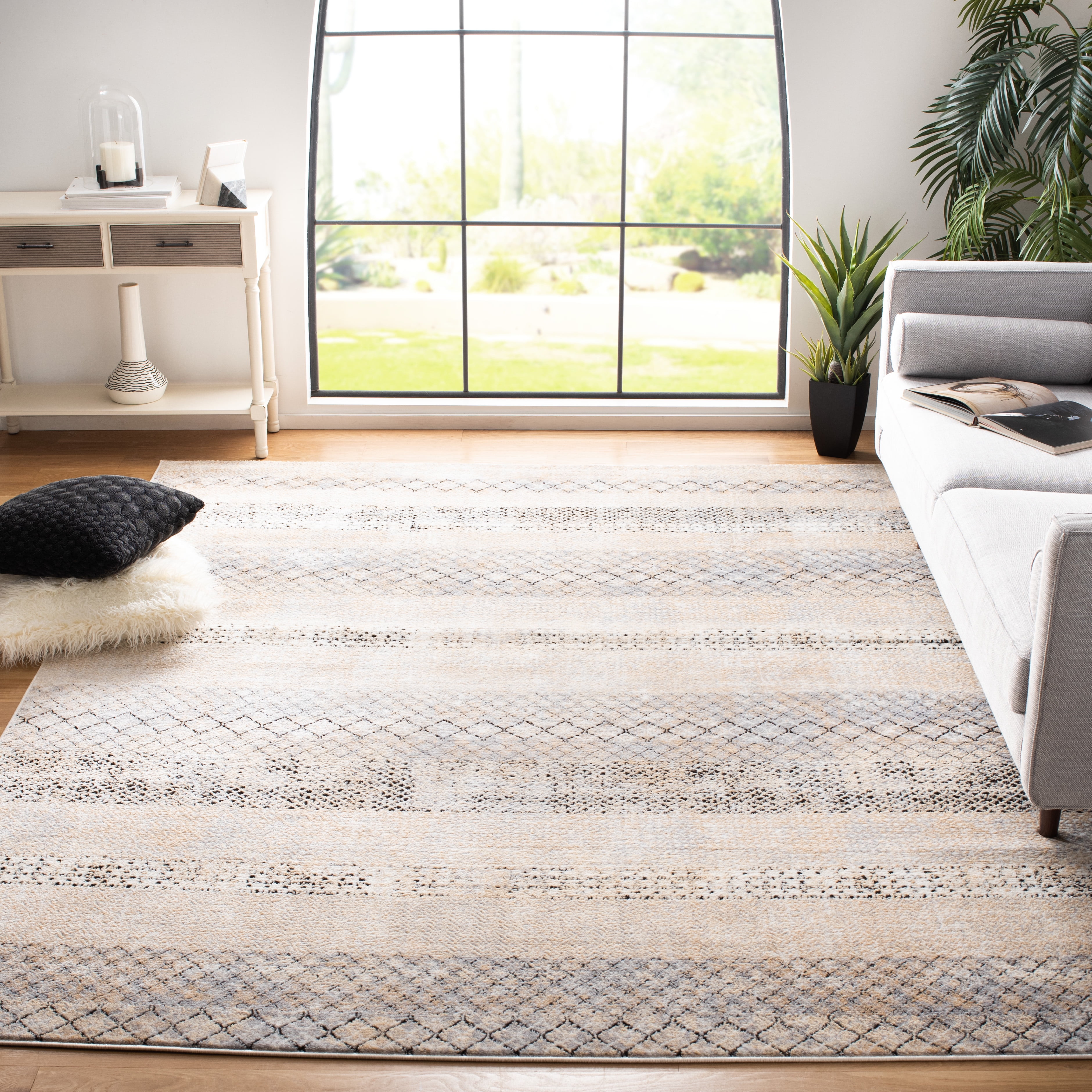 SAFAVIEH Amelia Manuel Geometric Area Rug, Gray/Gold, 6'7" x 6'7" Square