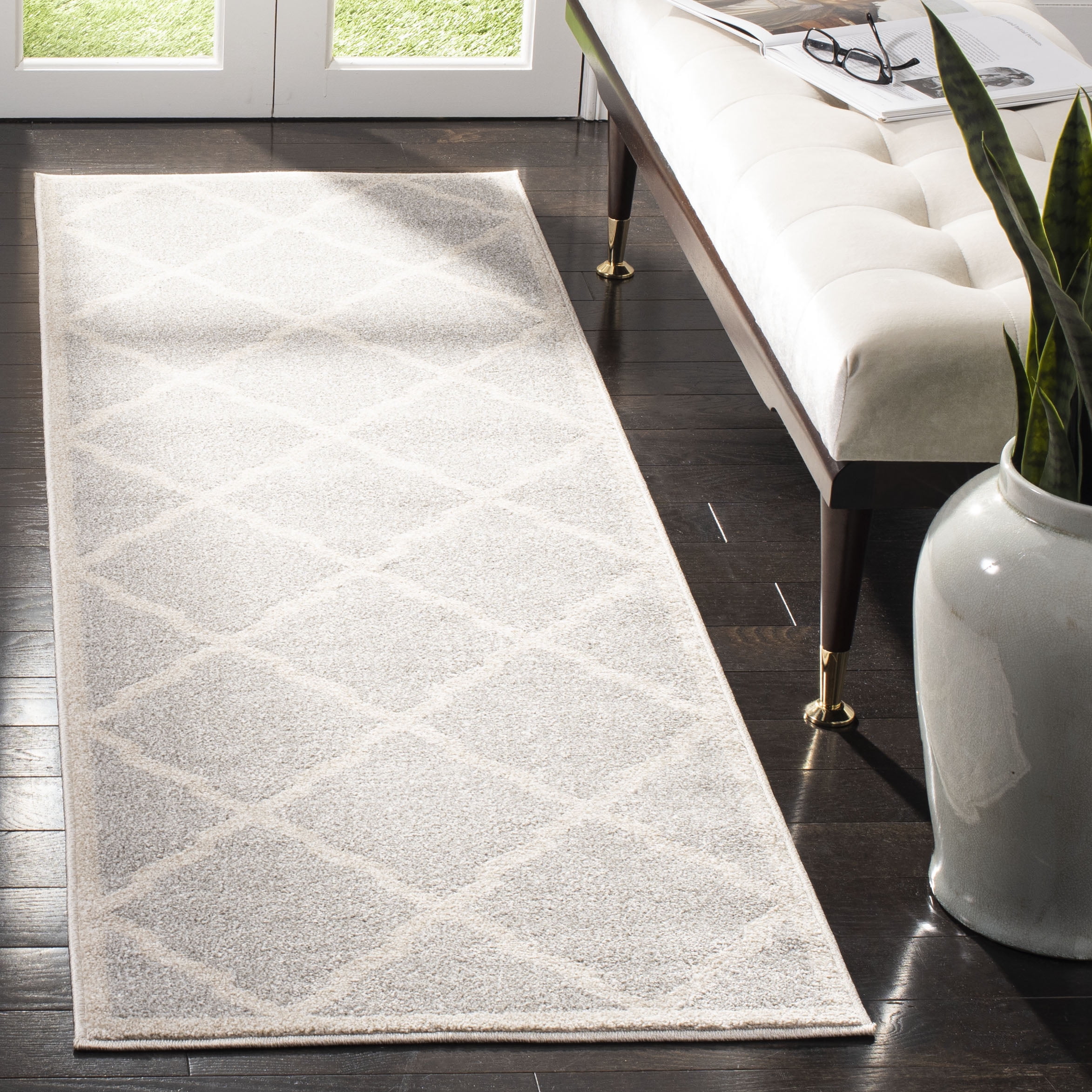 Light Grey and Beige Cotton Synthetic Stain-Resistant Area Rug 2'6" x 4'