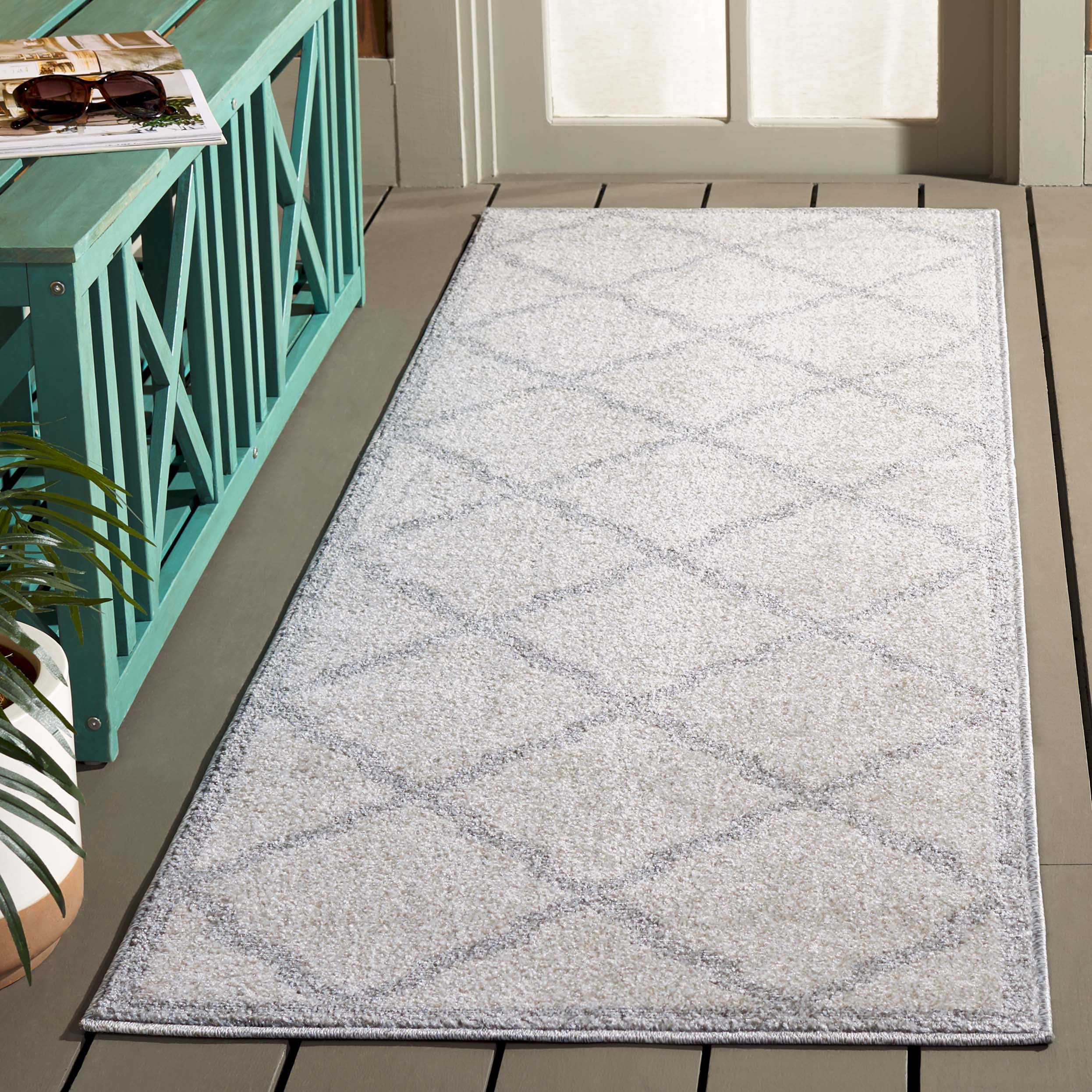 Safavieh Amherst Sharalyn Geometric Runner Rug, Beige/Light Gray, 2'3" x 9'