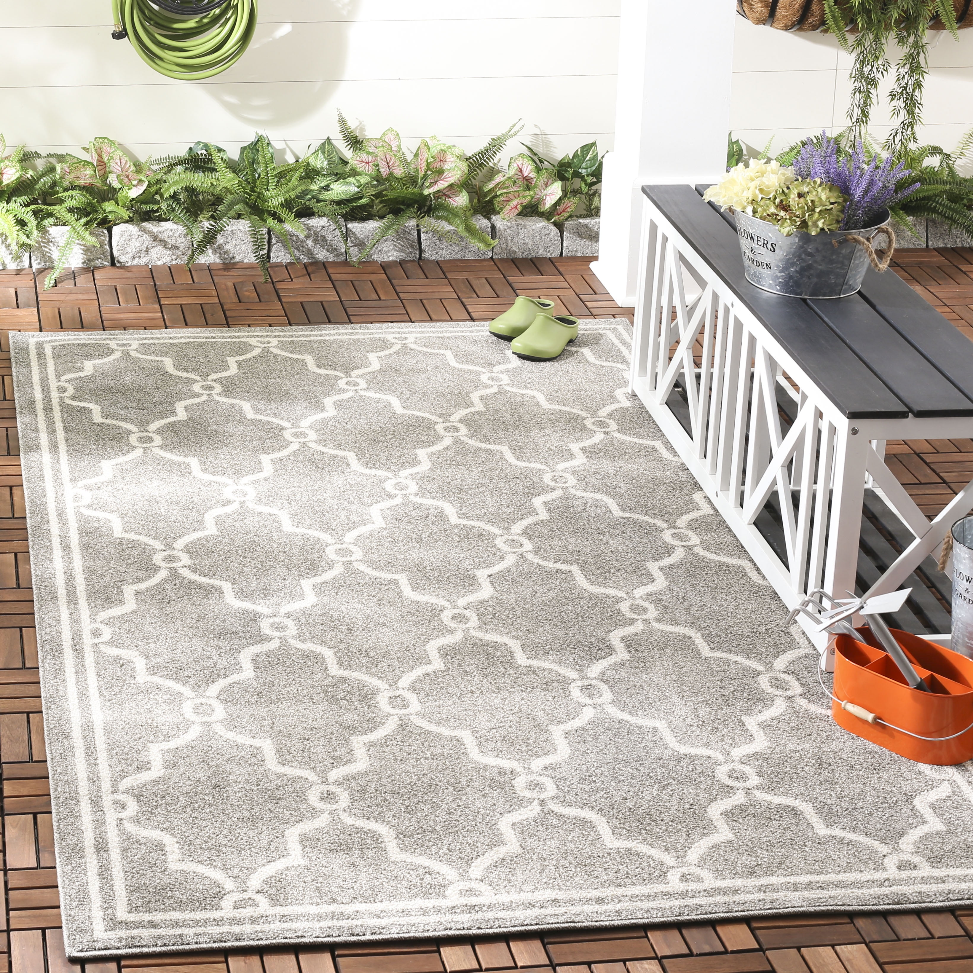 Reversible Dark Grey and Beige Trellis Synthetic Area Rug 3' x 5'
