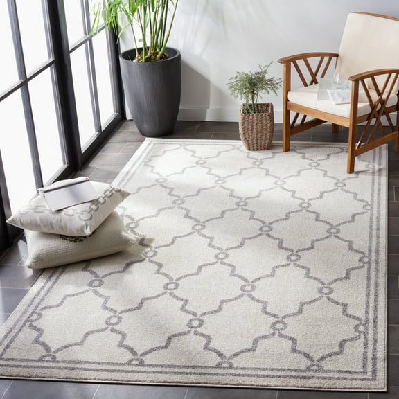 Safavieh Amherst Wesley Geometric Area Rug, Ivory/Gray, 2'6" x 4'