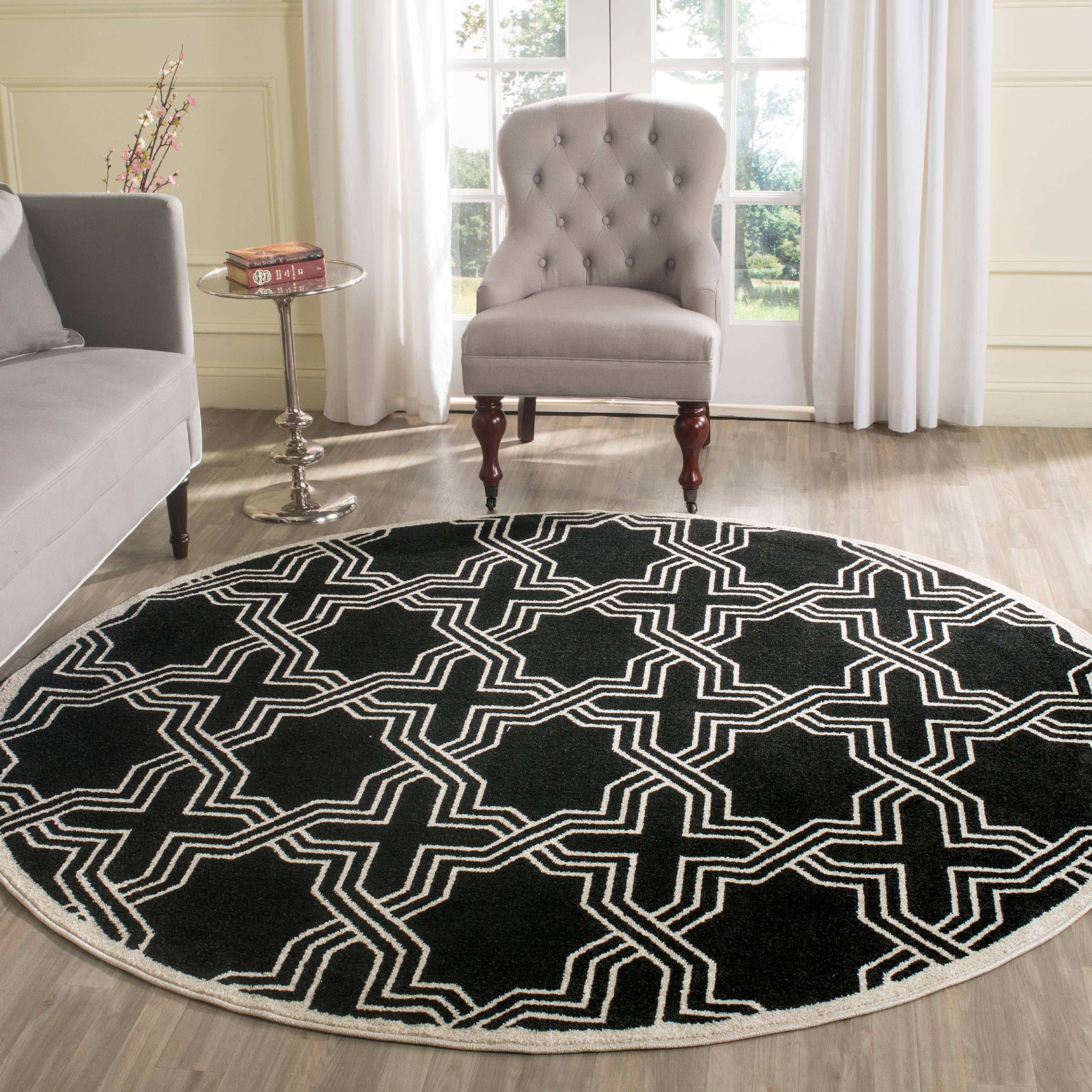 Reversible Anthracite & Ivory Synthetic 7' Round Rug