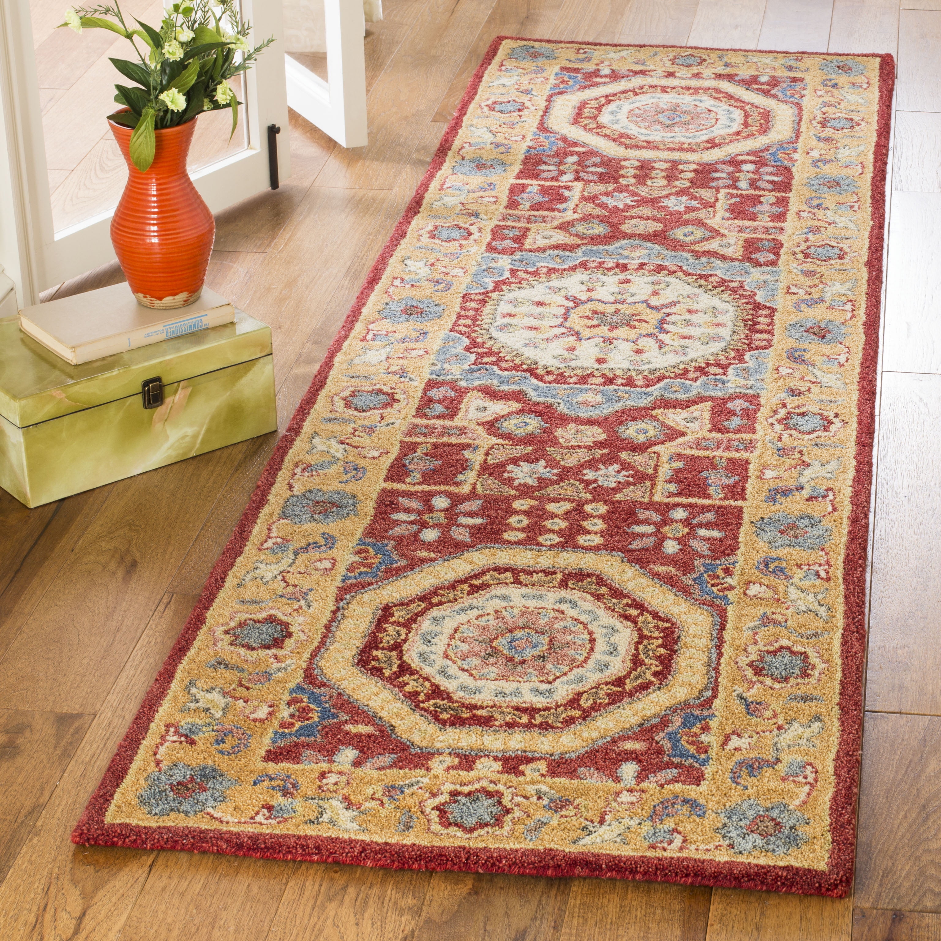 SAFAVIEH Antiquity Kynaston Traditional Wool Runner Rug, Red/Orange, 2'3" x 8'
