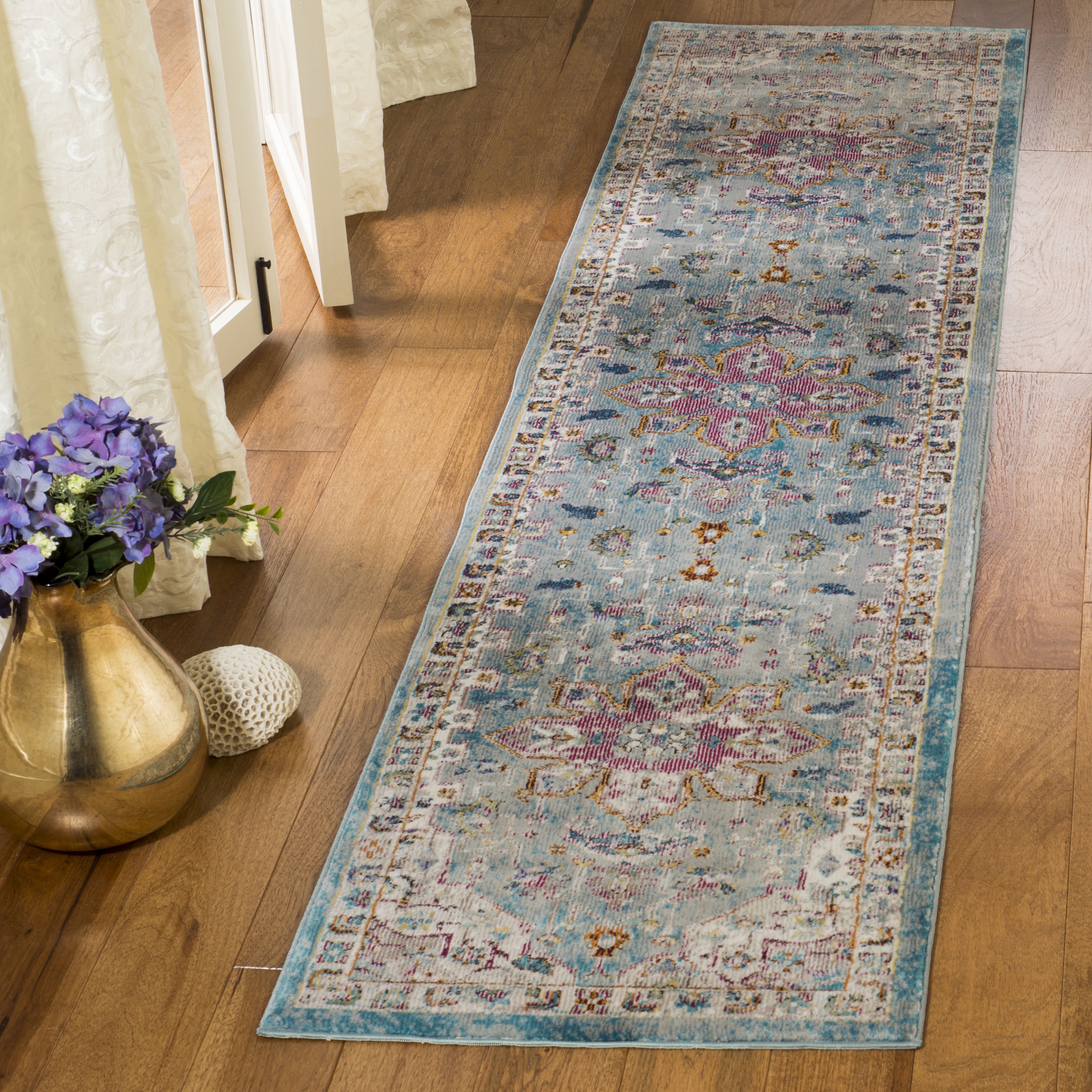 SAFAVIEH Aria Natasa Oriental Runner Rug, Green/Cream, 2' x 6 ...