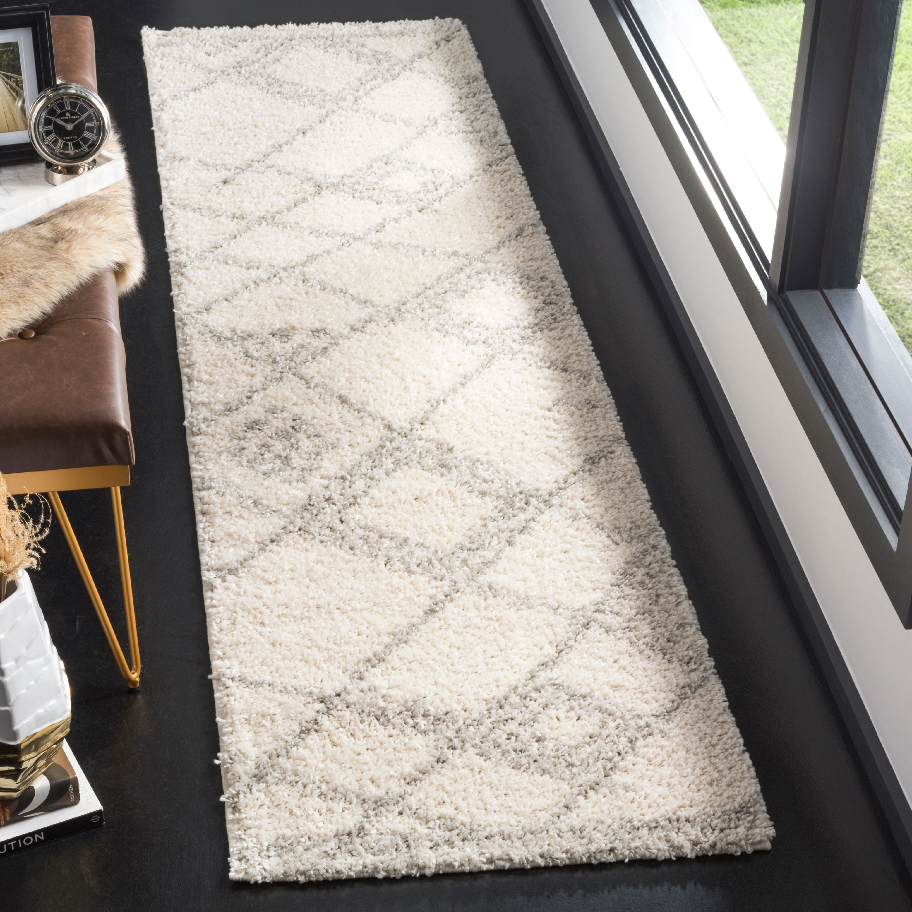 SAFAVIEH Arizona Almira Geometric Shag Runner Rug, Ivory/Grey, 2'3" x 8'