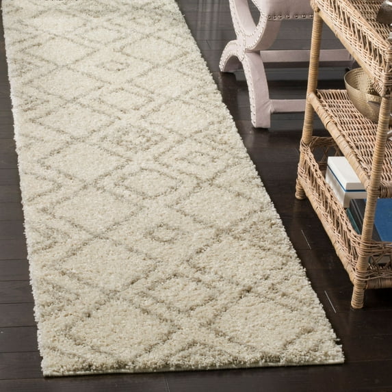 SAFAVIEH Arizona Basil Geometric Diamonds Shag Runner Rug, Ivory/Beige, 2'3" x 10'