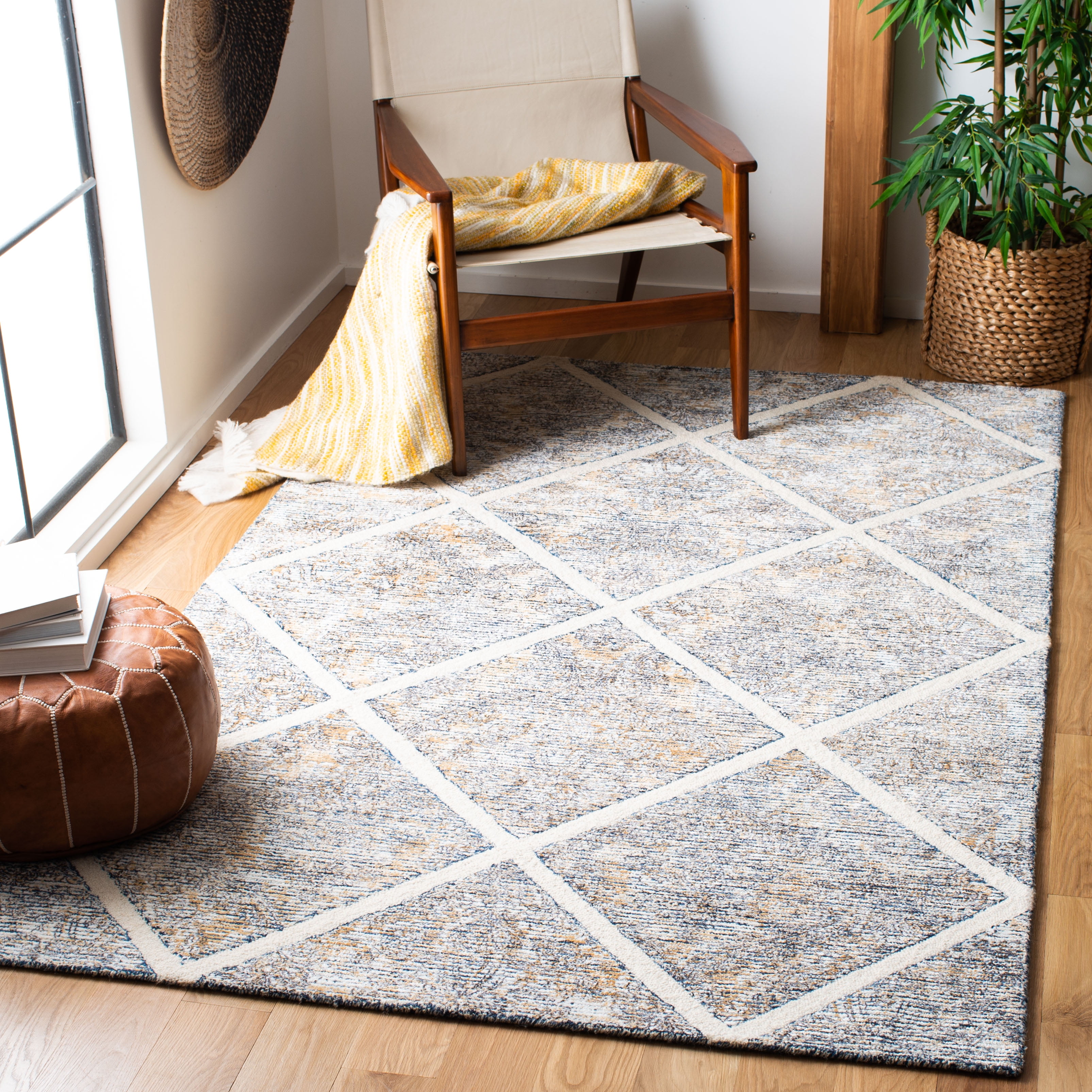 SAFAVIEH Artistry Linda Trellis Area Rug, Ivory/Gold, 5' x 8'