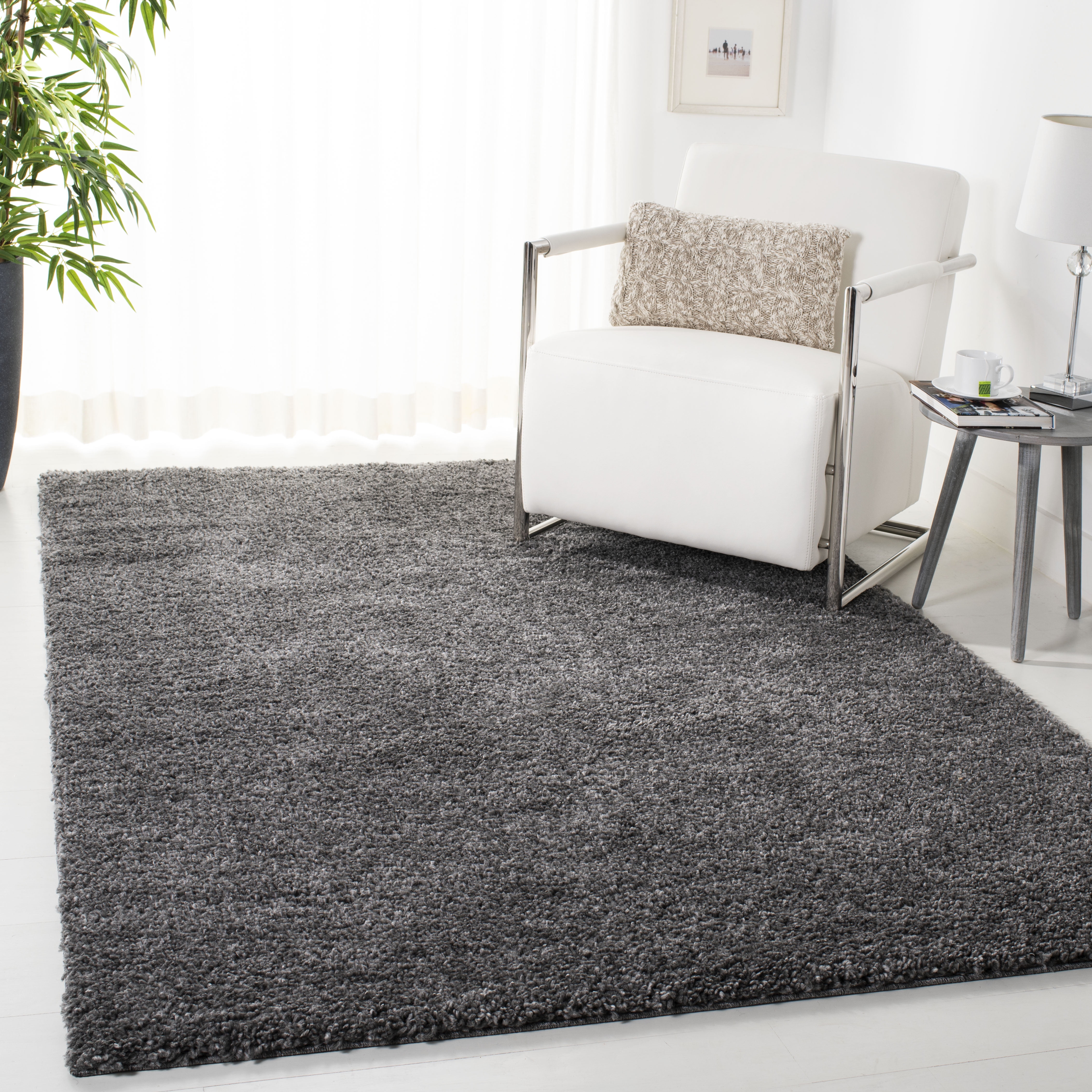 SAFAVIEH August Carlene Solid Plush Shag Area Rug, Grey, 3' x 5' - Modern Design, Grey, Non-Shedding & Easy Cleaning, Ultra Plush Thick Pile, Ideal for Living Room, Bedroom, Entryway