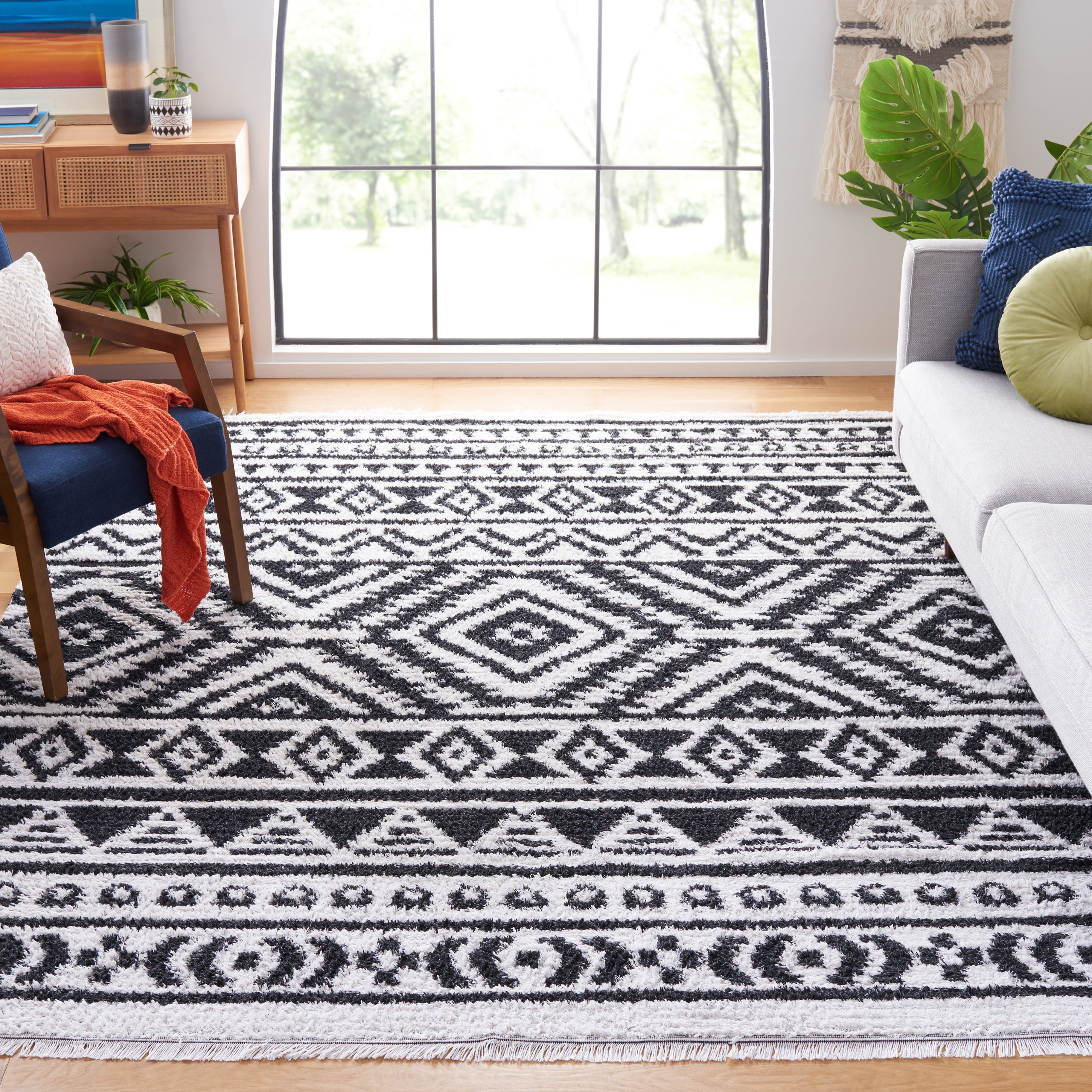 SAFAVIEH Augustine Emmett Geometric Area Rug, Black/Ivory, 6'4" x 6'4" Square