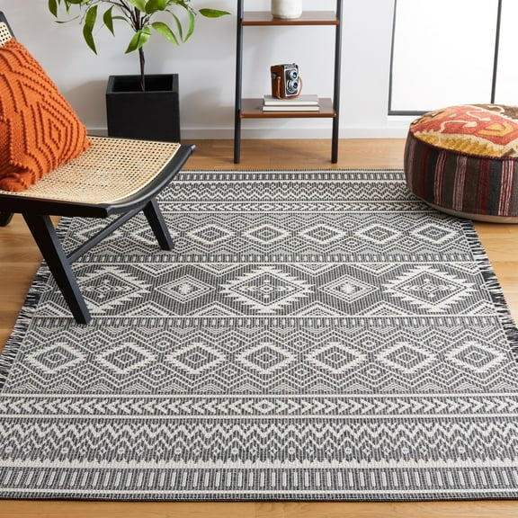 SAFAVIEH Augustine Gabriel Geometric Area Rug, Ivory/Black, 5' x 7'7"