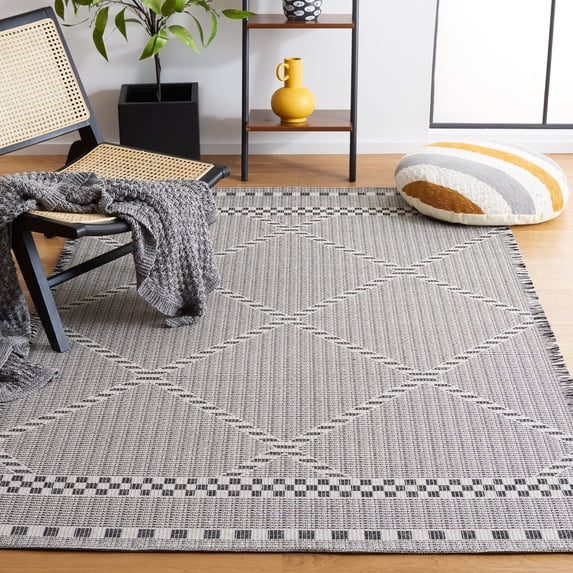 SAFAVIEH Augustine Heathe Trellis Area Rug, Ivory/Black, 4' x 6'