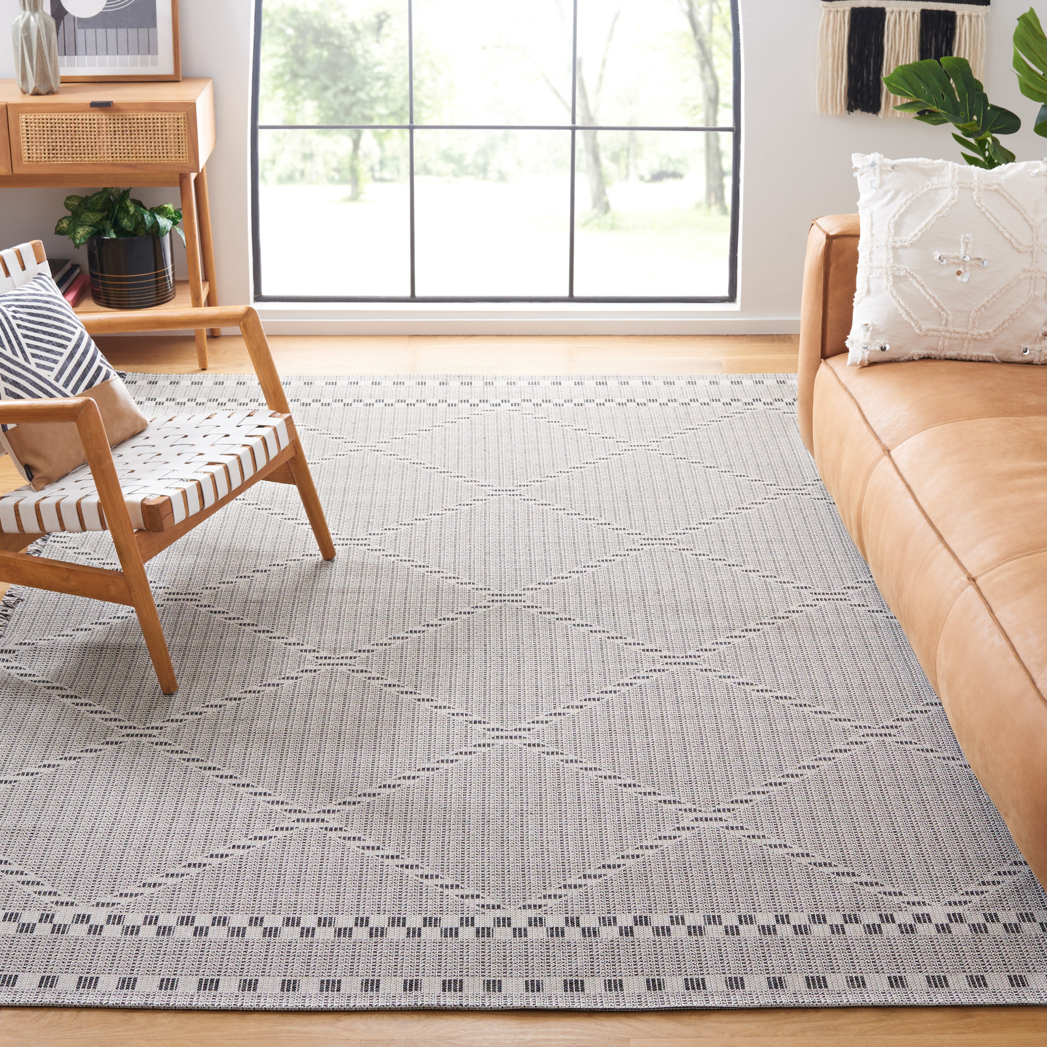 SAFAVIEH Augustine Heathe Trellis Area Rug, Ivory/Black, 9' x 12'