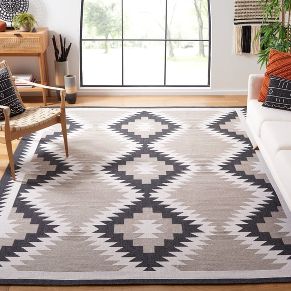 SAFAVIEH Augustine Iacopo Geometric Area Rug, Beige/Black, 6'4" x 6'4" Square