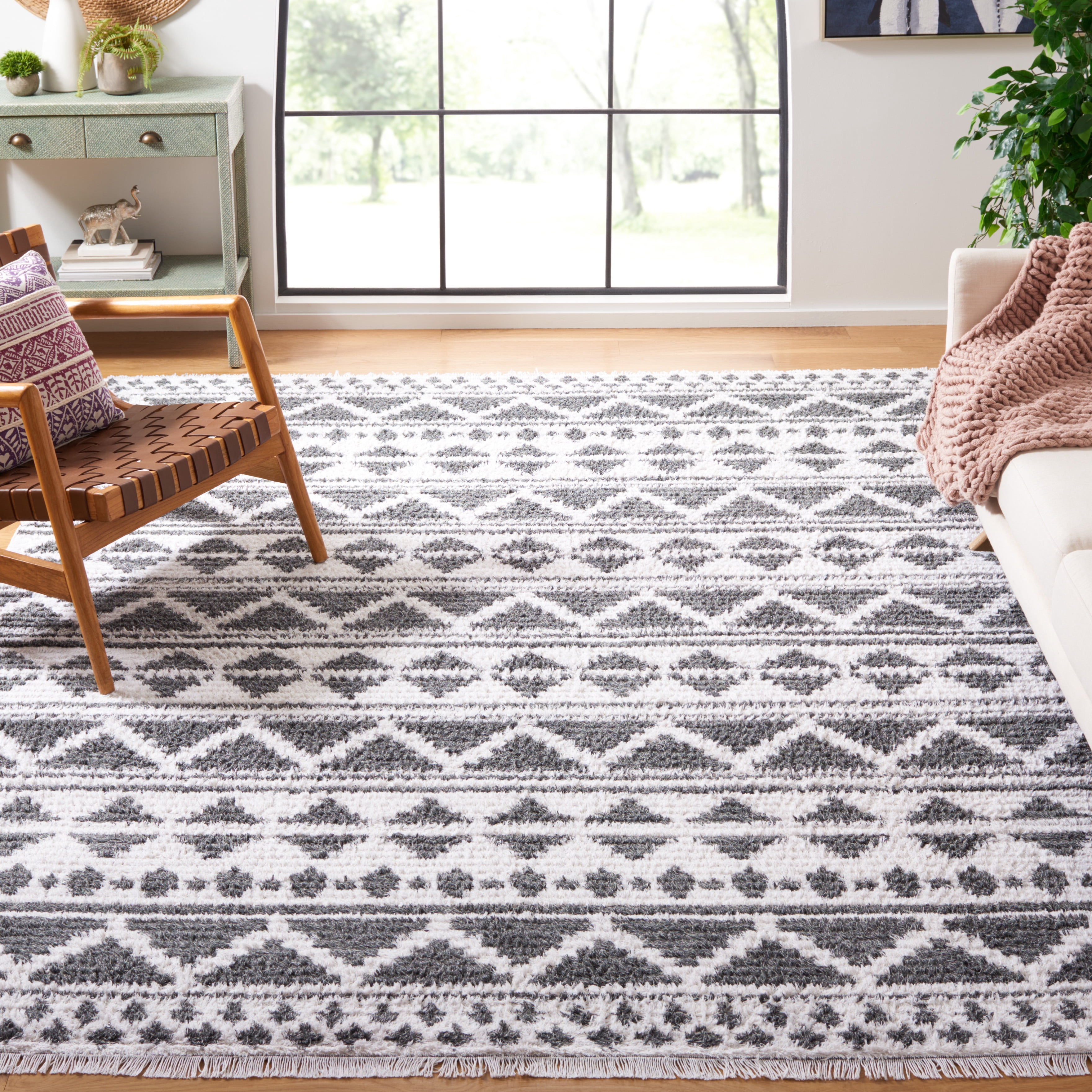SAFAVIEH Augustine Kalina Geometric Area Rug, Ivory/Gray, 6'4" x 6'4" Square