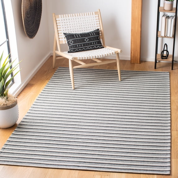 SAFAVIEH Augustine Maris Striped Area Rug, Black/Light Gray, 4' x 6'
