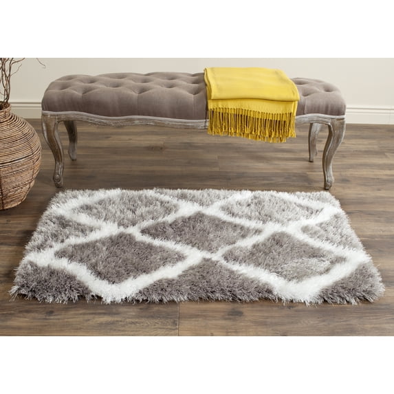 Safavieh Barcelona Boyce Diamond Shag Area Rug, Silver/Ivory, 2'3" x 3'9"