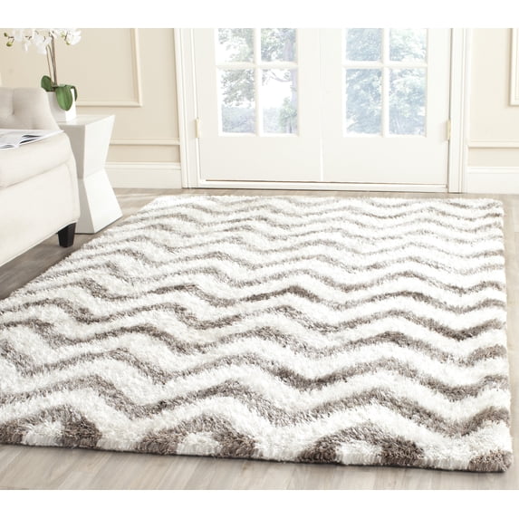 SAFAVIEH Barcelona Carmella Chevron Stripes Shag Area Rug, Ivory/Silver, 5' x 5' Square