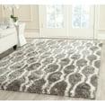 thumbnail image 1 of SAFAVIEH Barcelona Melinda Geometric Shag Area Rug, Silver/Ivory, 4' x 6', 1 of 6