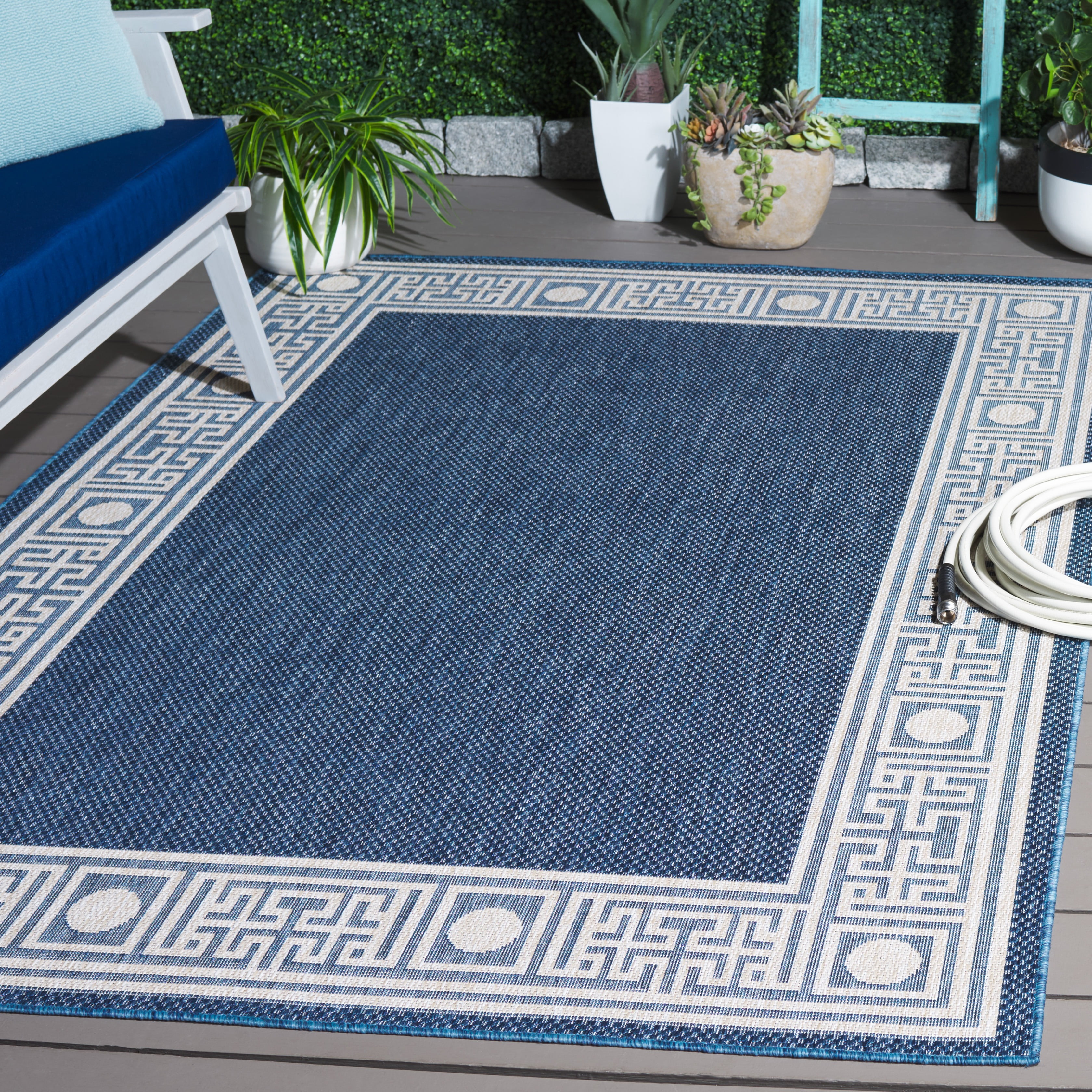 SAFAVIEH Beach House Hyacinth Geometric Indoor/Outdoor Area Rug, Blue/Ivory, 9' x 12'