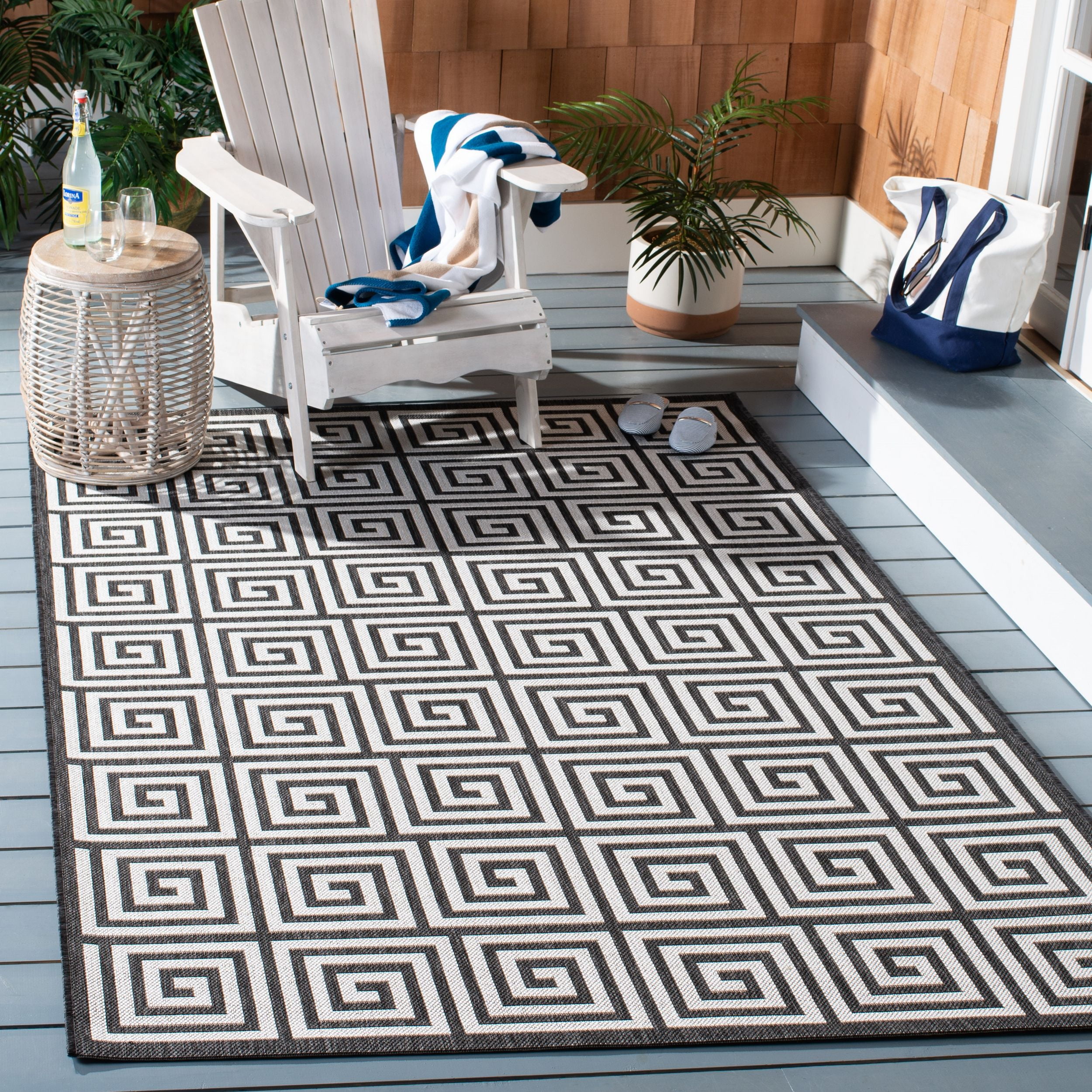 SAFAVIEH Beach House Johan Geometric Indoor/Outdoor Area Rug, Light Grey/Charcoal, 3' x 5'