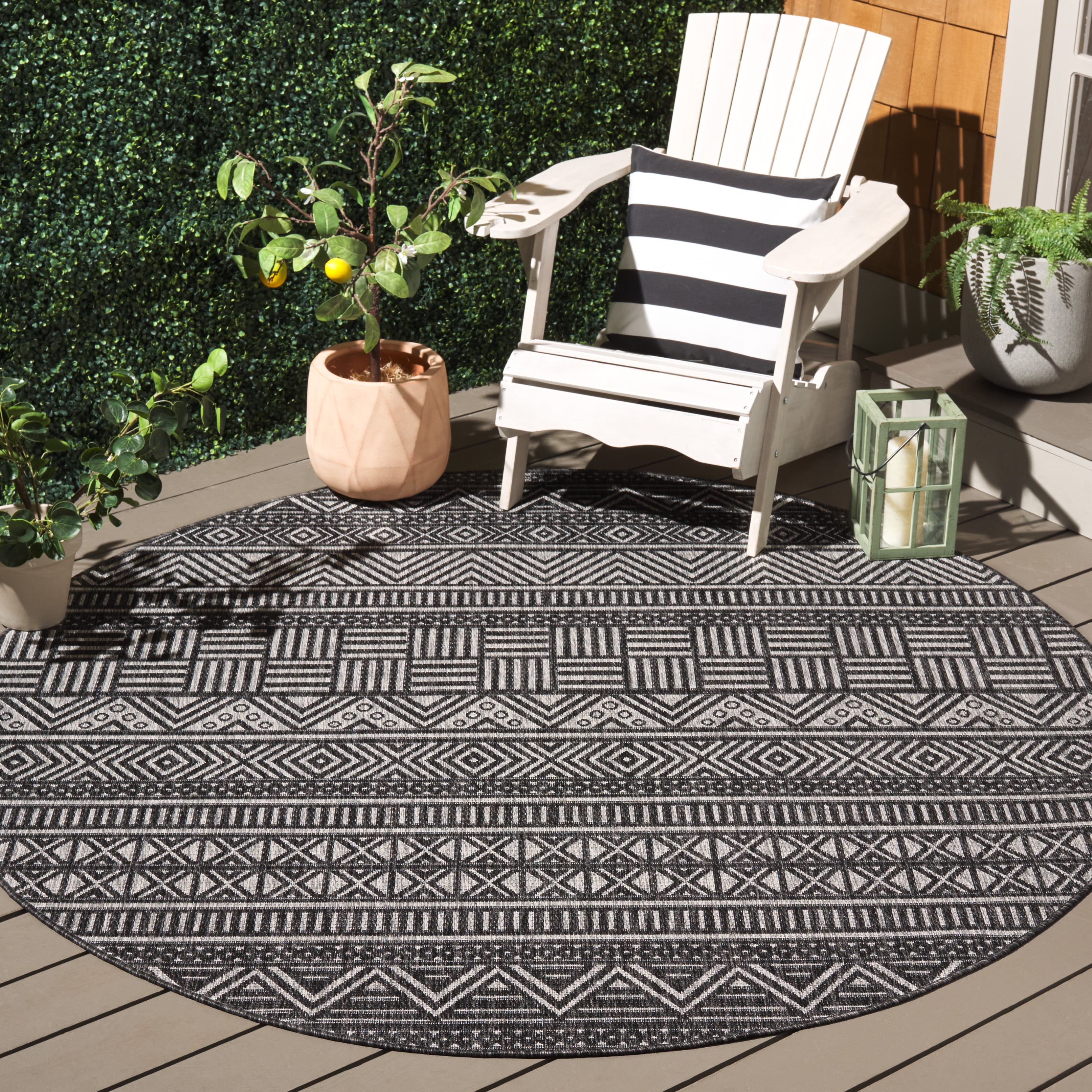 SAFAVIEH Beach House Jolanta Geometric Indoor/Outdoor Area Rug, Charcoal/Gray, 6'7" x 6'7" Round