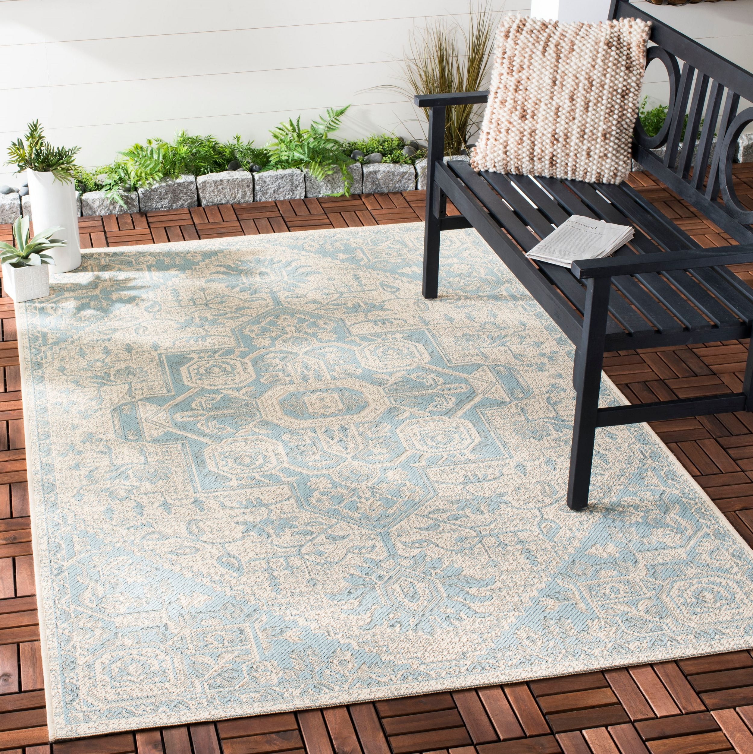 SAFAVIEH Beach House Jose Geometric Indoor/Outdoor Area Rug Aqua/Cream, 4' x 6'