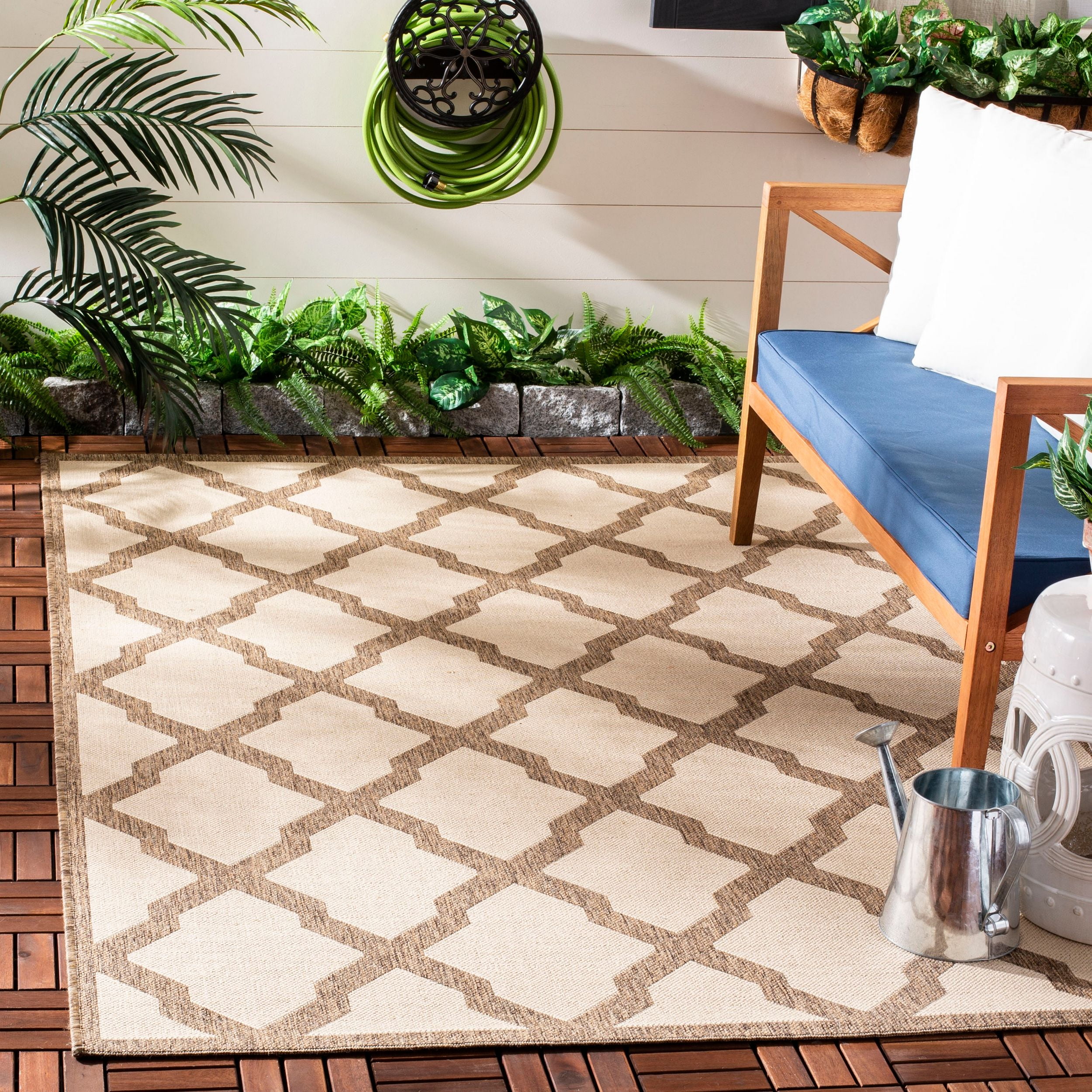 Cream and Beige Synthetic Trellis Indoor/Outdoor Area Rug, 5'3" x 7'6"