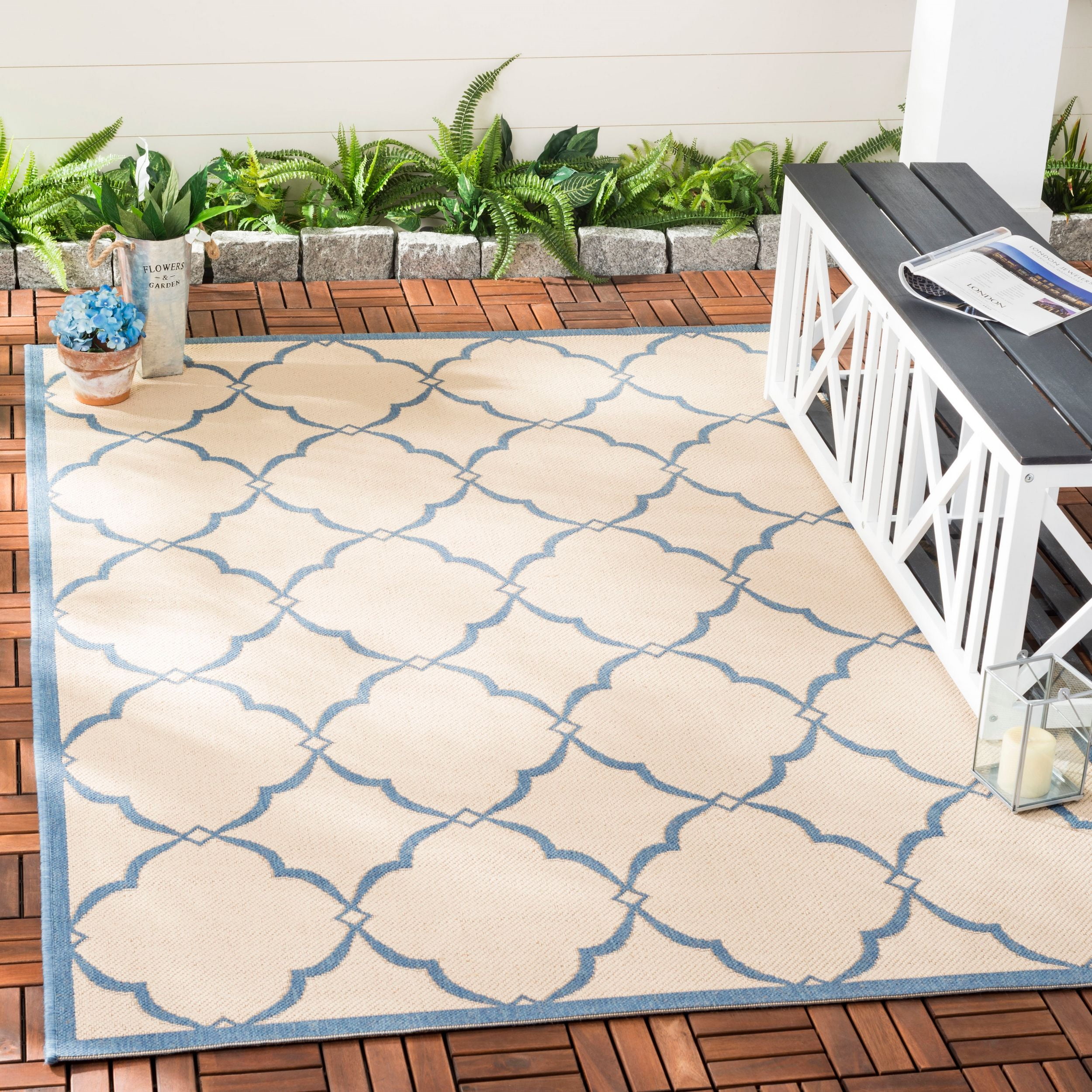 SAFAVIEH Beach House Nick Indoor/Outdoor Area Rug Cream/Blue, 6'7" x 6'7" Square