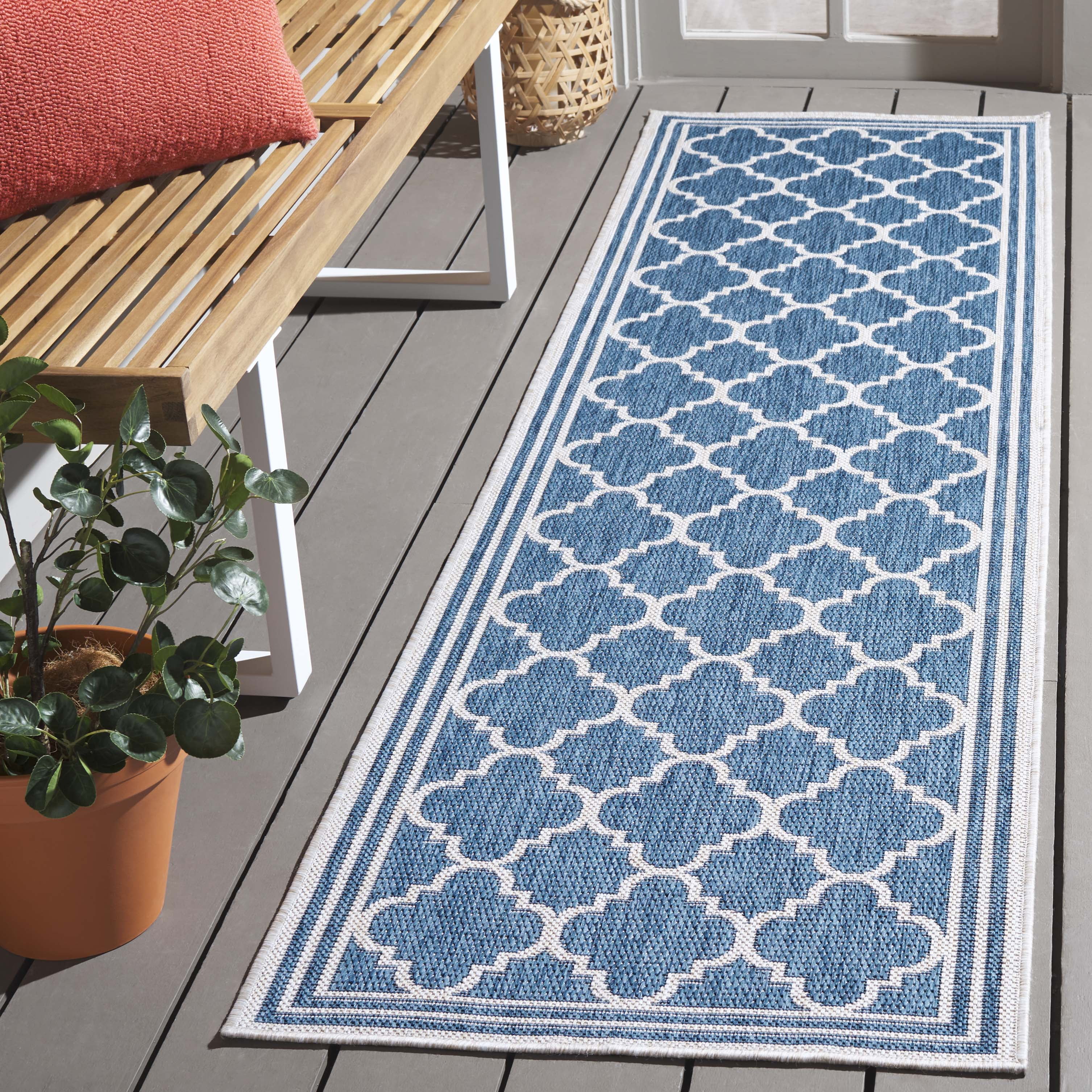 SAFAVIEH Beach House Wendy Geometric Indoor/Outdoor Runner Rug, Blue/Ivory, 2'2" x 8'