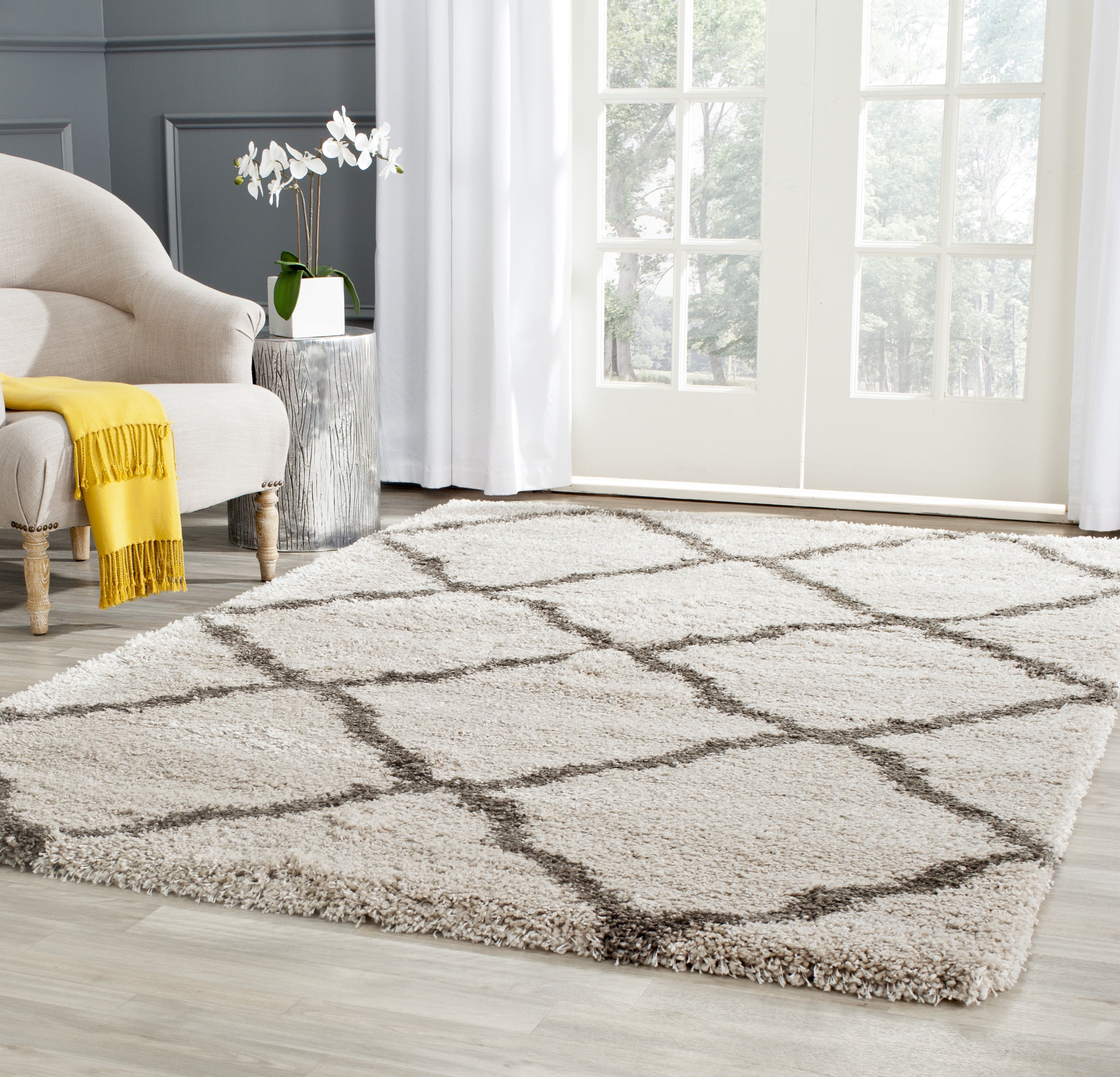 SAFAVIEH Belize Joisse Geometric Plush Shag Area Rug, Ivory