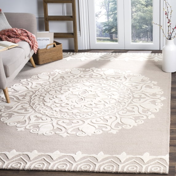 SAFAVIEH Bella Cecilia Medallion Wool Area Rug, Beige/Ivory, 4' x 6'