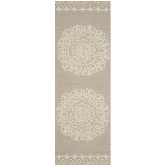 SAFAVIEH Bella Cecilia Medallion Wool Area Rug, Beige/Ivory, 6' x 9'