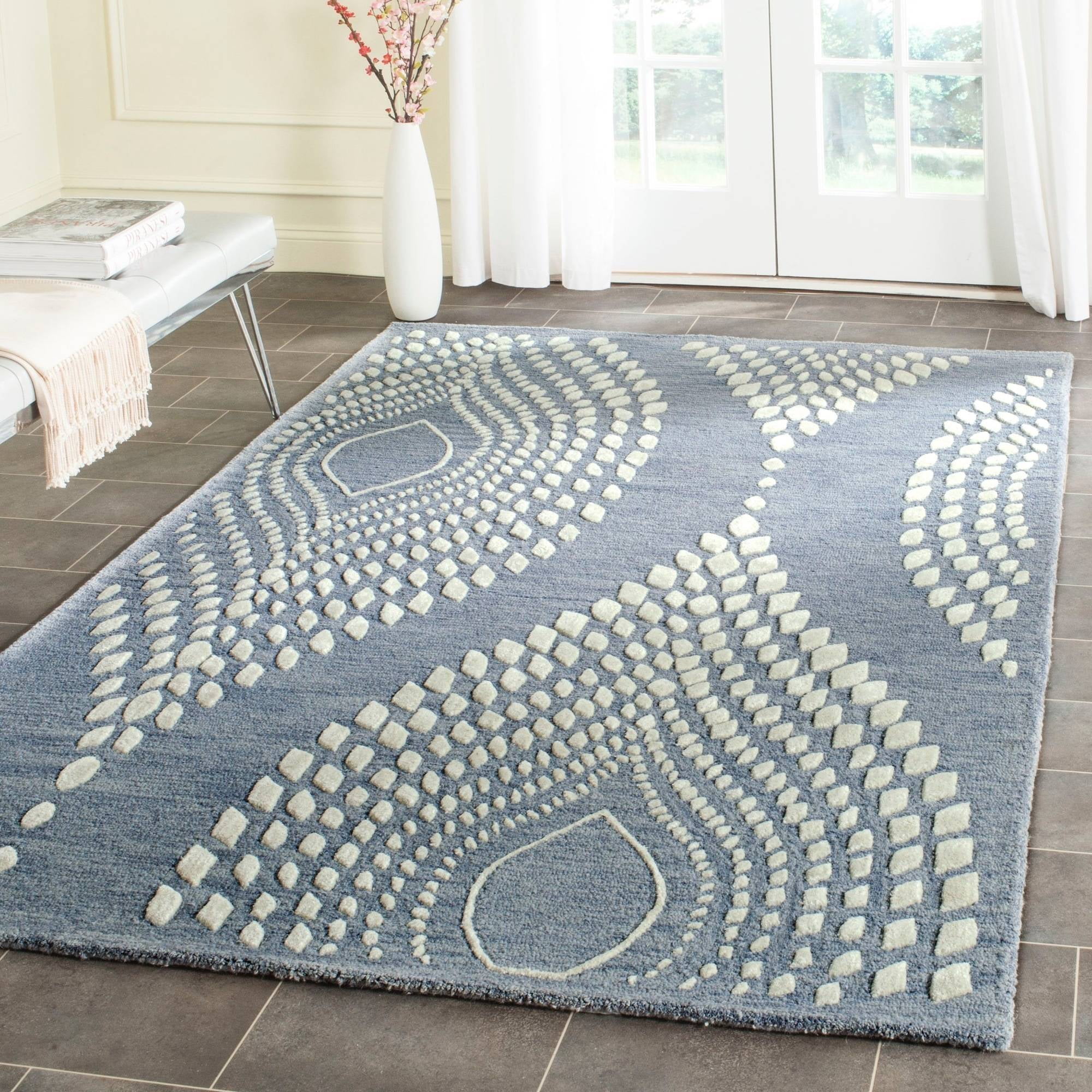 Bella Blue and Ivory Hand-Tufted Wool Area Rug 5' x 8'