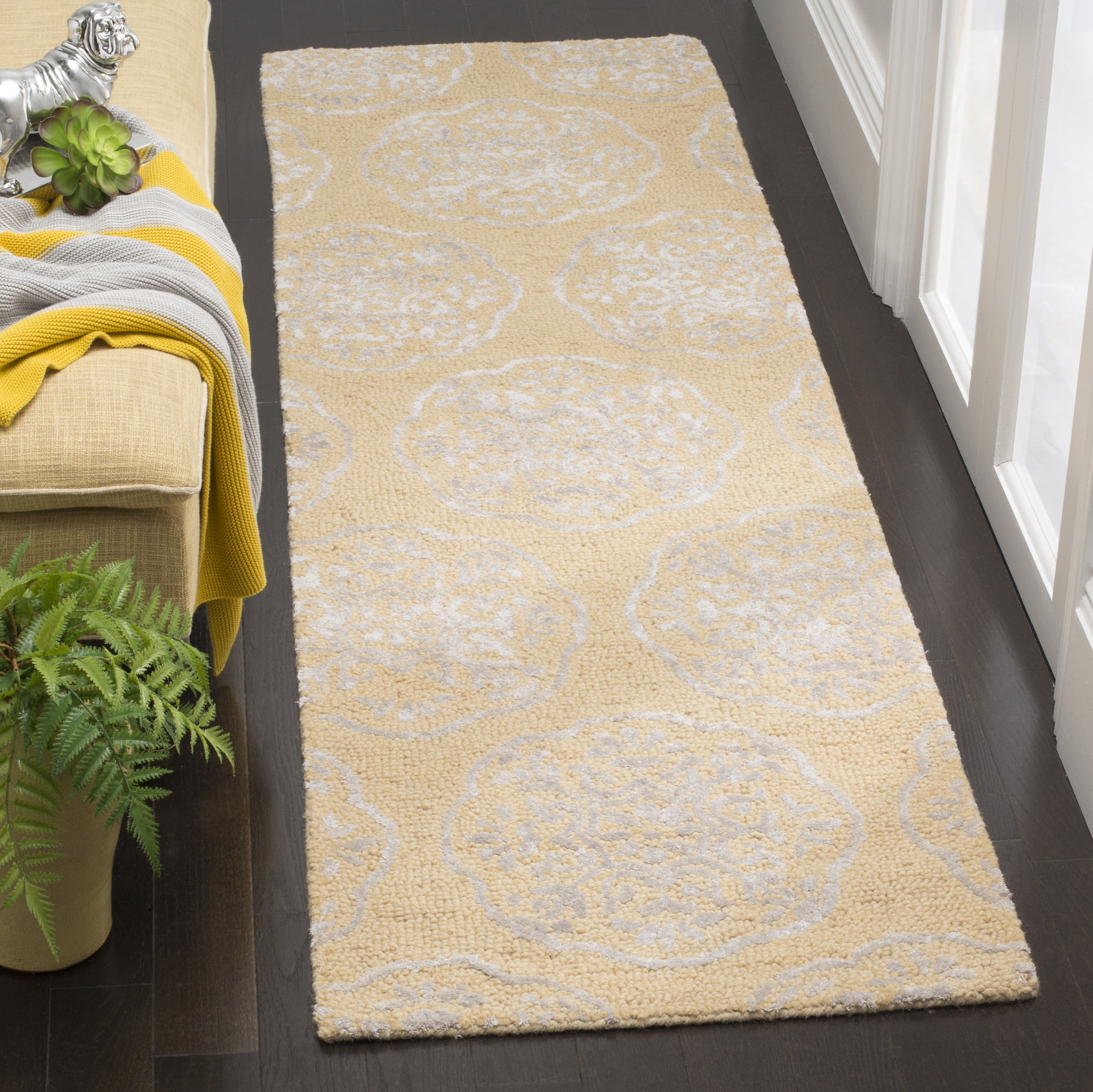 SAFAVIEH Bella Glenna Medallion Floral Wool Runner Rug, Beige/Silver, 2