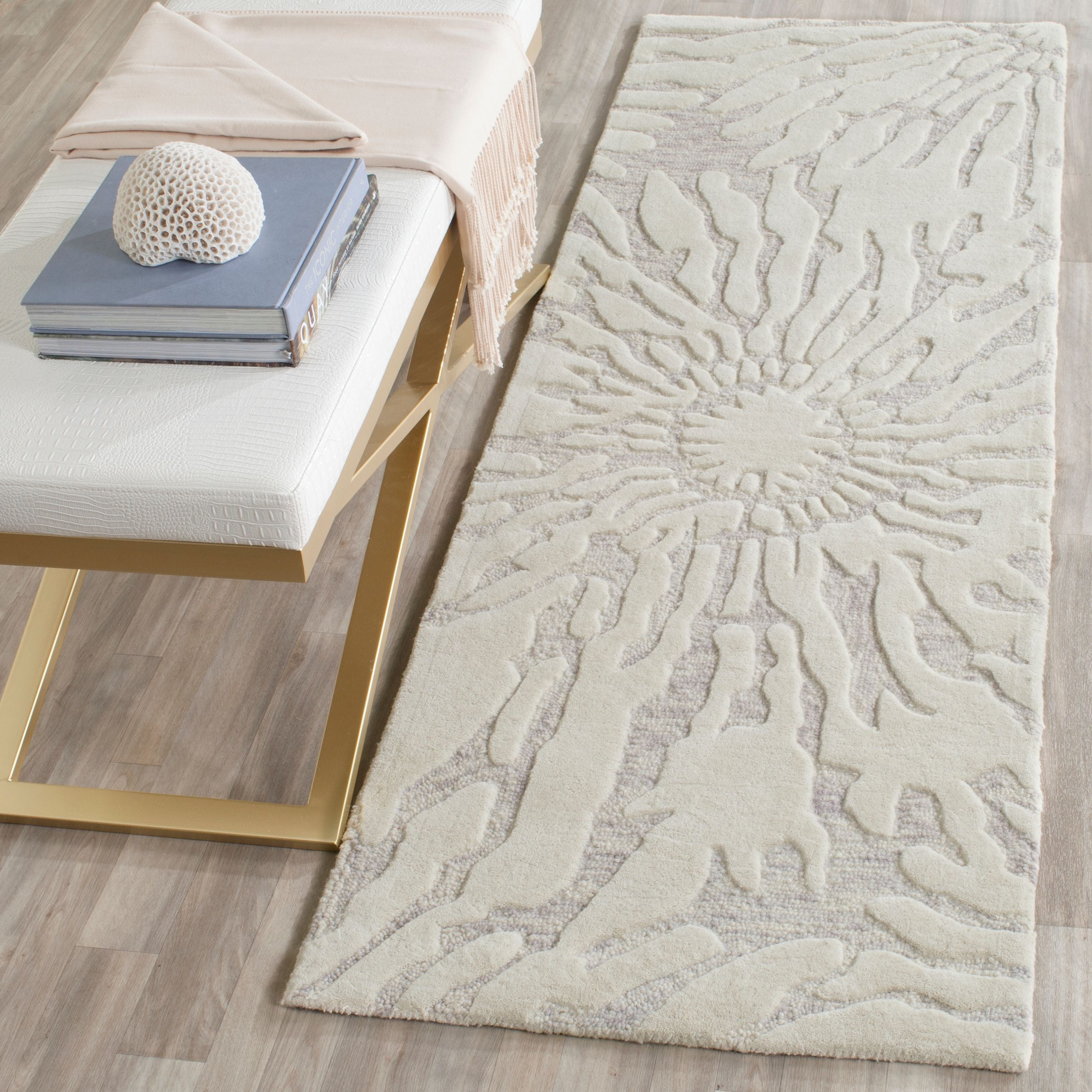 Hand-Tufted Silver and Ivory Wool Runner Rug 2'3" x 7'