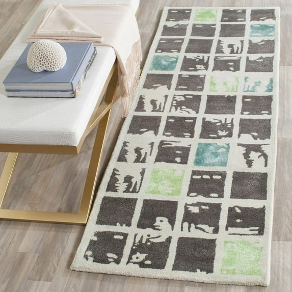 SAFAVIEH Bella Kalina Checkered Abstract Wool Runner Rug, Grey/Ivory, 2'3" x 9'