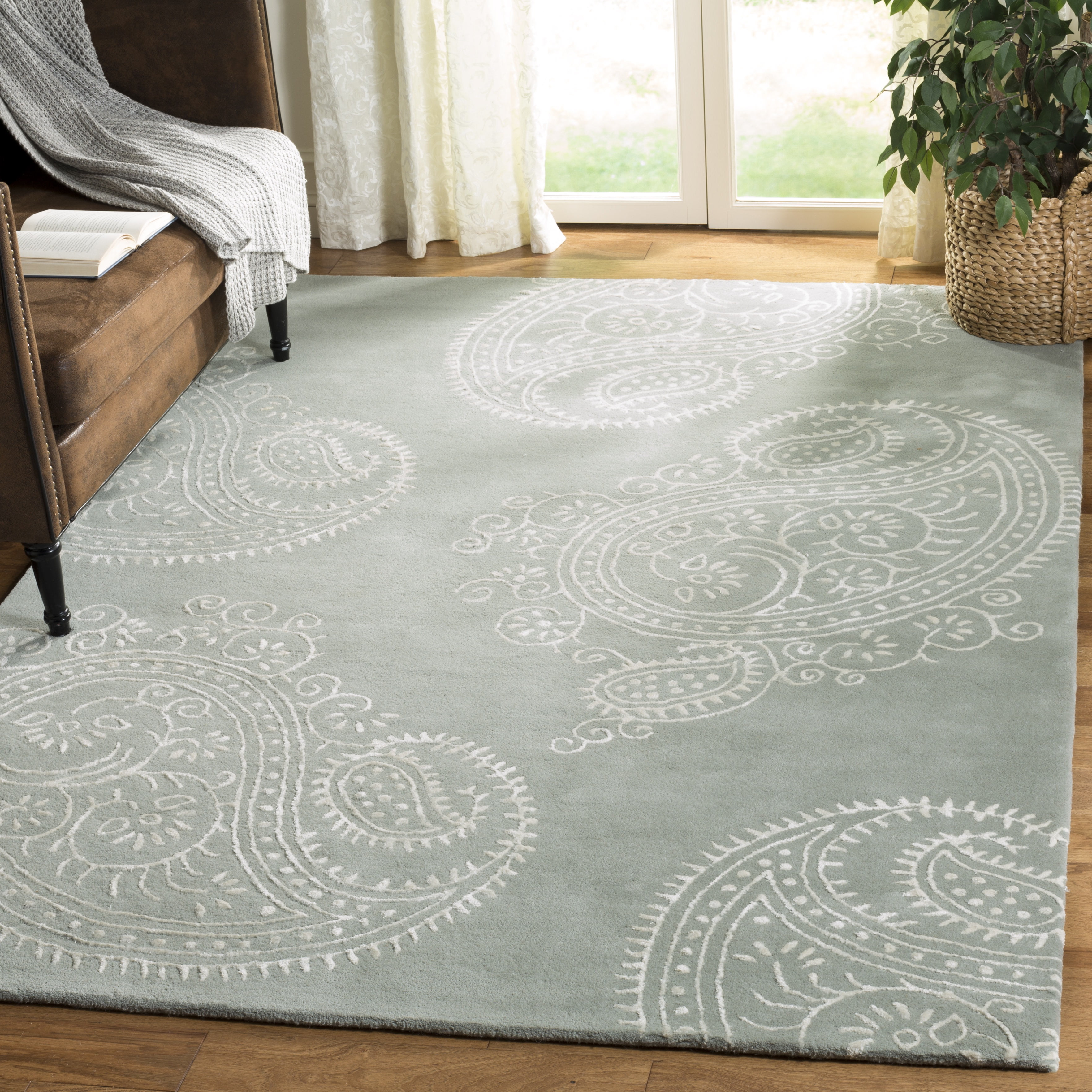 Bella Grey and Ivory Hand-Tufted Wool Area Rug