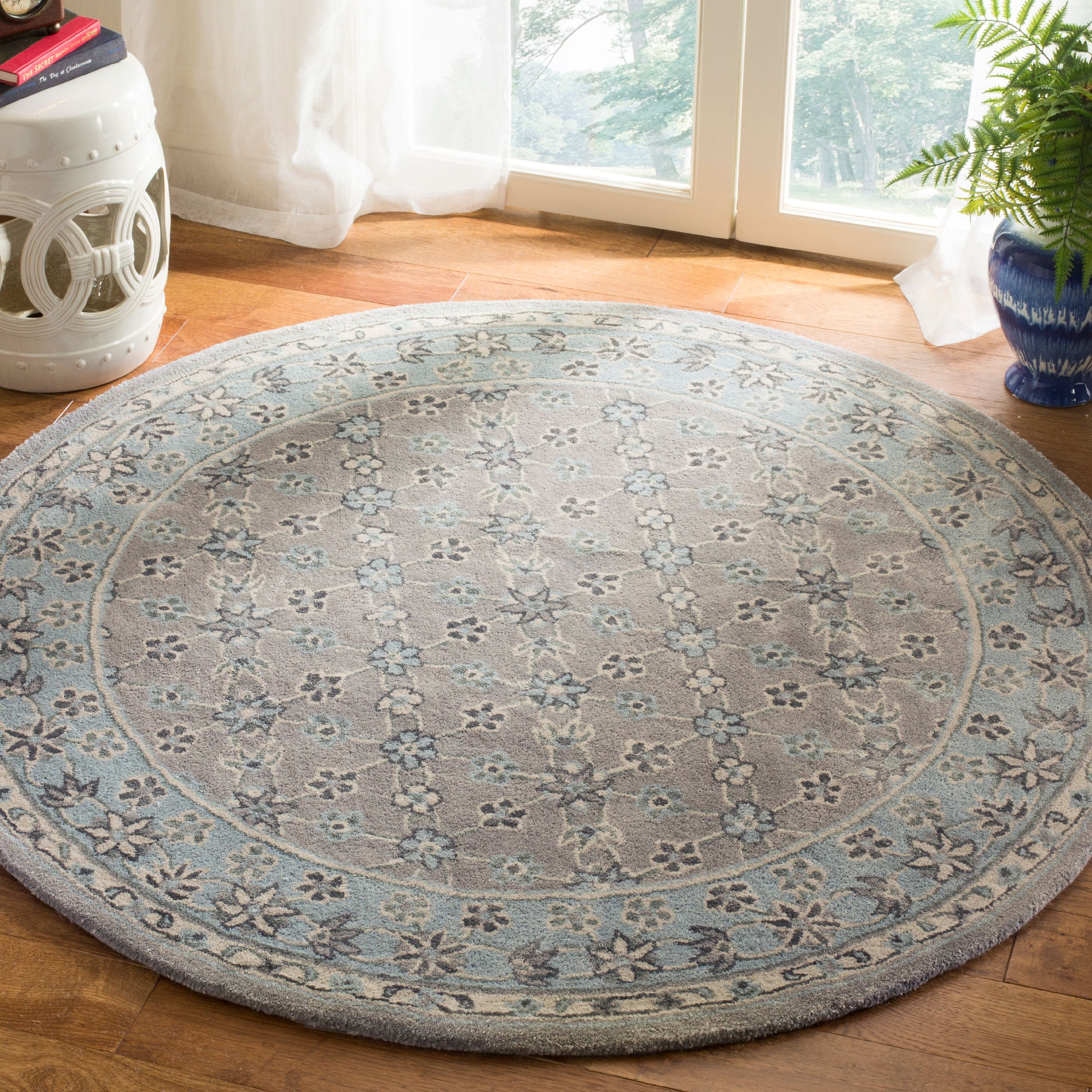 SAFAVIEH Bella Ridley Traditional Floral Wool Area Rug, Silver/Light ...