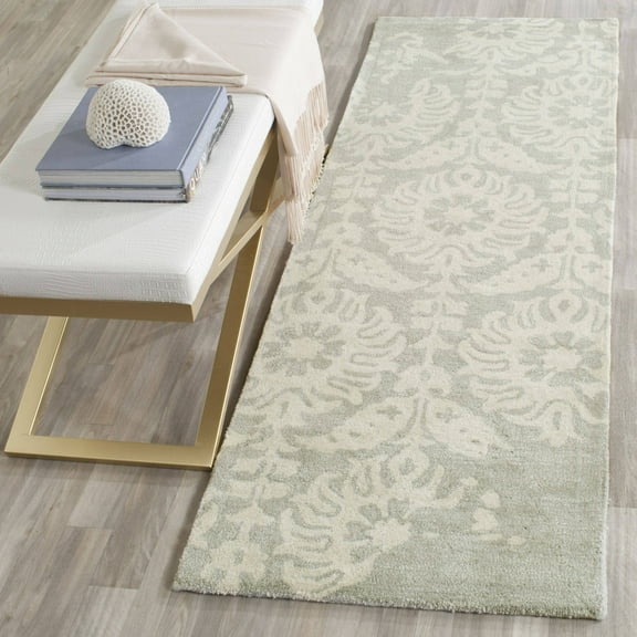 SAFAVIEH Bella Zlata Medallion Geometric Wool Runner Rug, Light Grey/Ivory, 2'3" x 7'