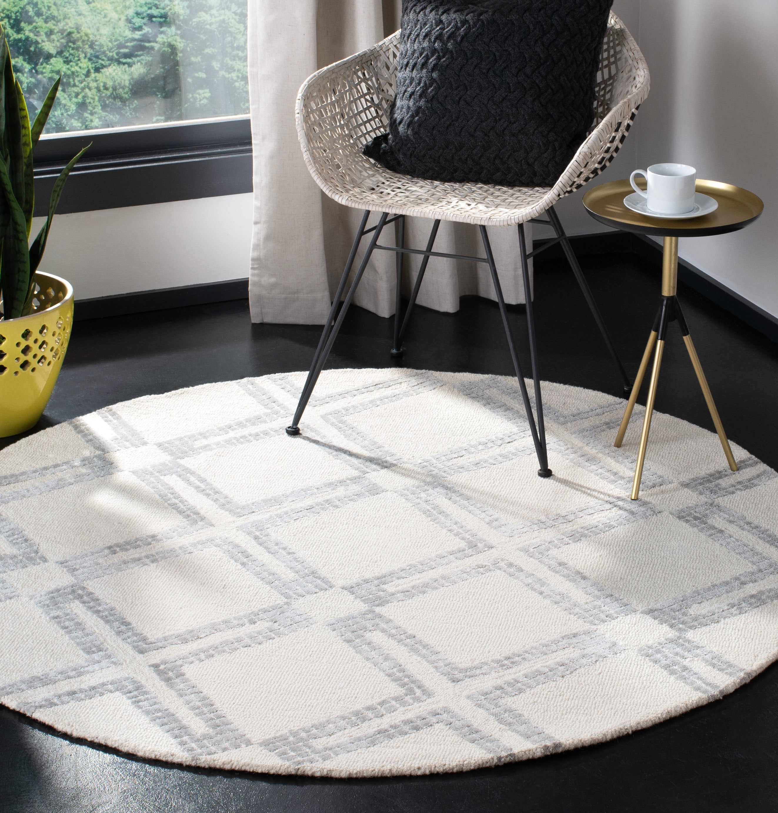 SAFAVIEH Bellagio Edweena Geometric Wool Area Rug, Ivory/Silver, 5' x 5' Round
