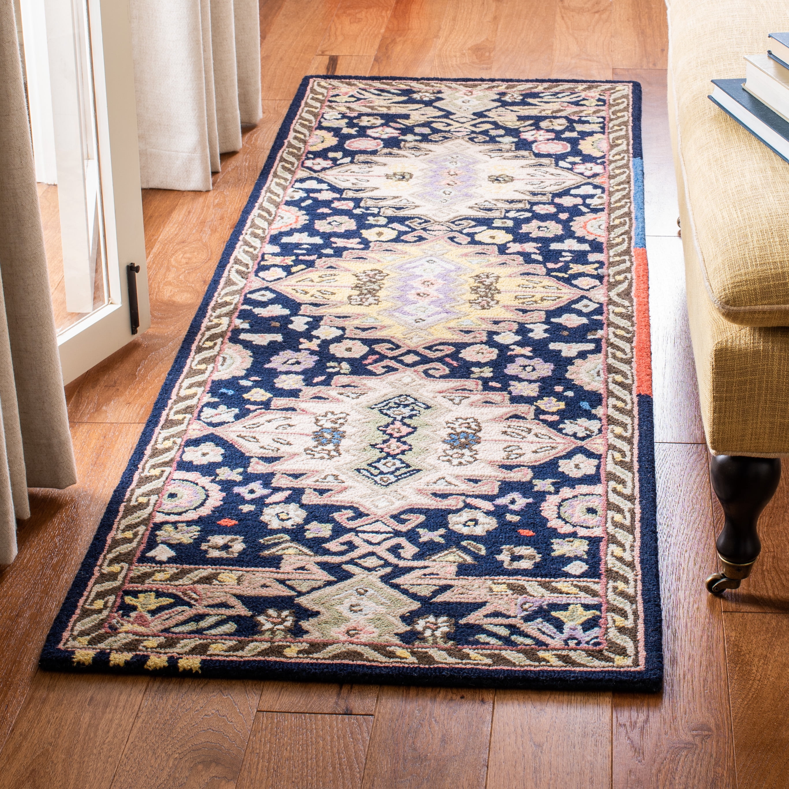 SAFAVIEH Bellagio Caolan Floral Wool Runner Rug, Navy/Sage, 2'3" x 7'