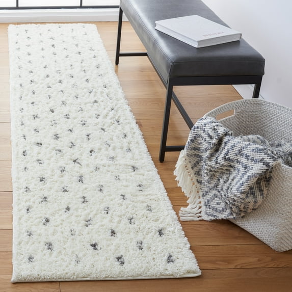 SAFAVIEH Berber Caymen Polka Dot Shag Runner Rug, Beige/Gray, 2'2" x 9'
