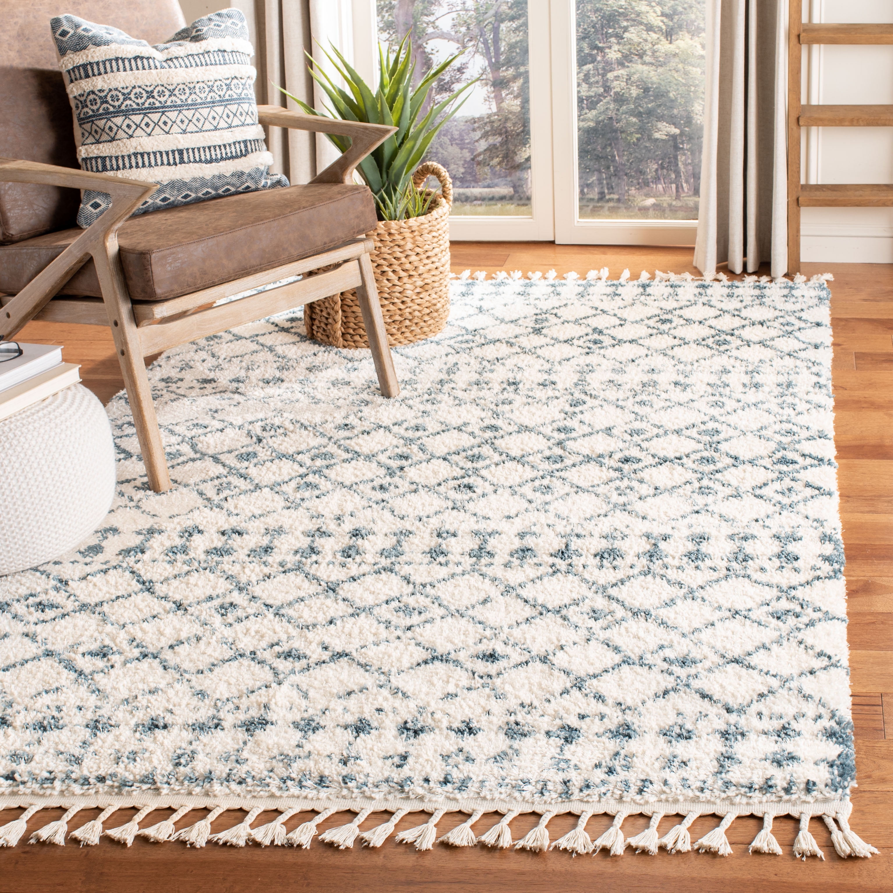 SAFAVIEH Berber Fringe Nathan Aztec Shag Area Rug, Cream/Blue, 6'7" x 9'