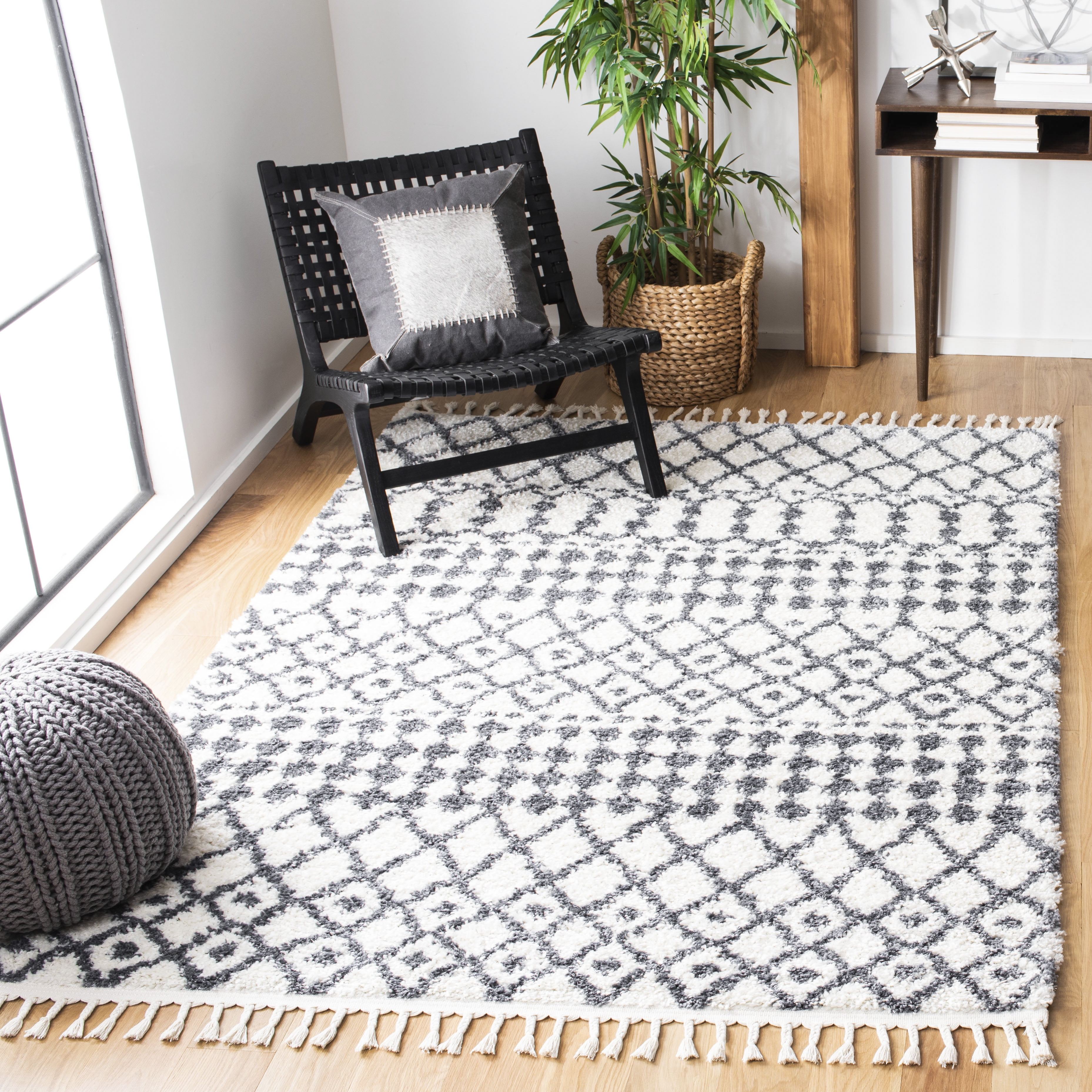SAFAVIEH Berber Fringe Sunny Aztec Shag Area Rug, Ivory/Dark Gray, 6'7 ...
