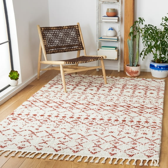 SAFAVIEH Berber Fringe Vinal Aztec Shag Area Rug, Ivory/Rust, 4' x 6'