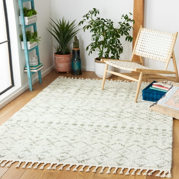 SAFAVIEH Berber Fringe Vinal Aztec Shag Area Rug, Ivory/Sage, 5'3" x 7'6"
