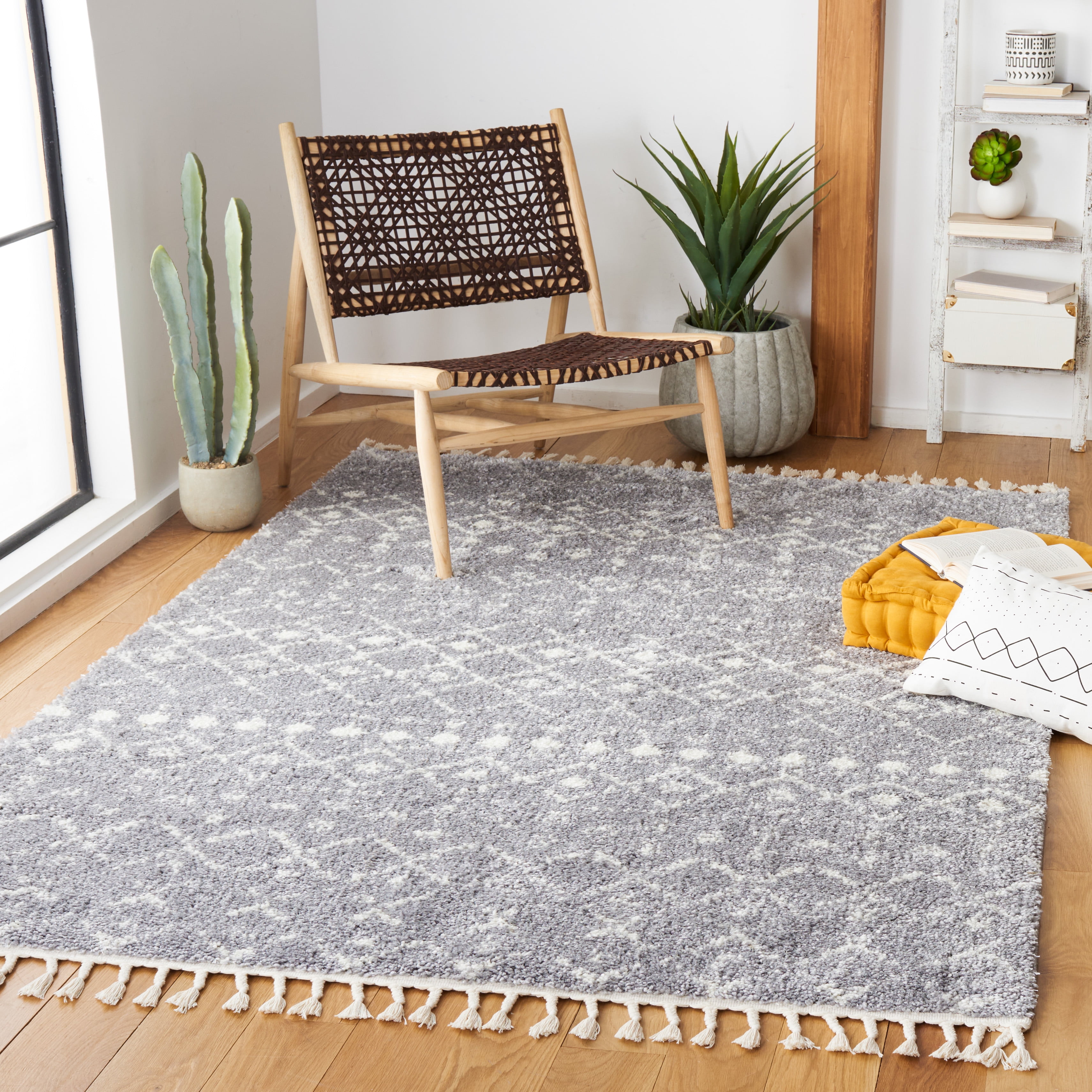 SAFAVIEH Berber Fringe Vinal Aztec Shag Area Rug, Light Gray/Ivory, 6'7 ...