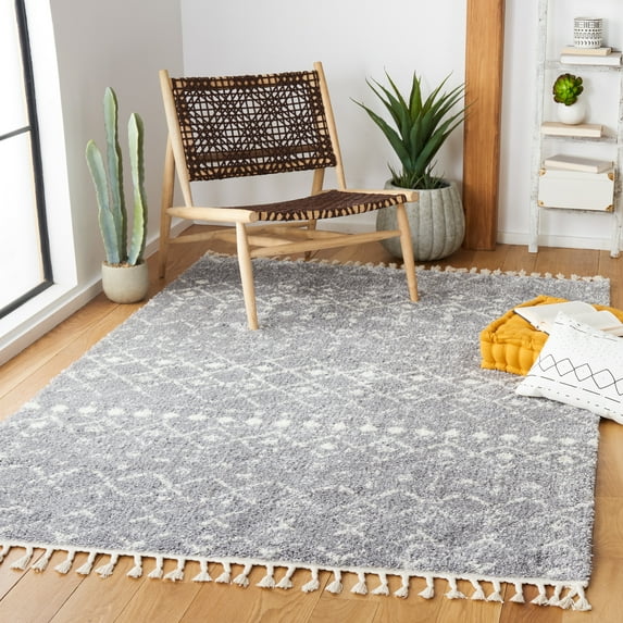 SAFAVIEH Berber Fringe Vinal Aztec Shag Area Rug, Light Gray/Ivory, 6'7" x 9'